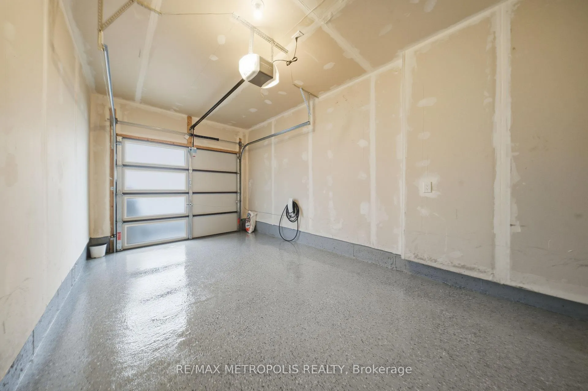 Photo 21 of 408 Blackburn Drive, Brantford, Shellard Lane — HOMEH
