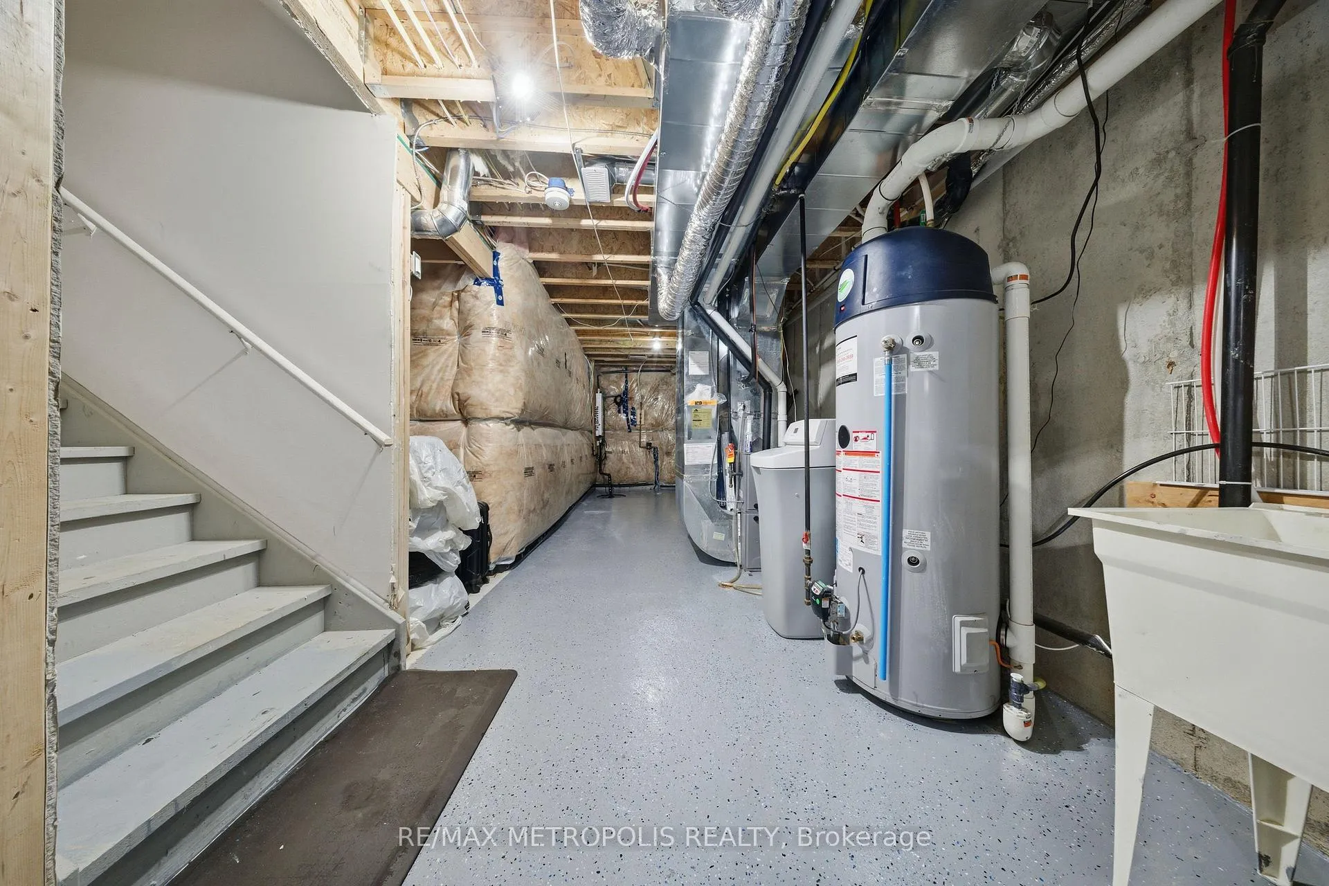 Photo 24 of 408 Blackburn Drive, Brantford, Shellard Lane — HOMEH
