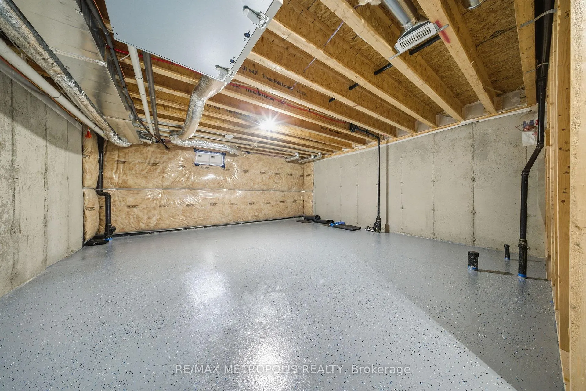 Photo 27 of 408 Blackburn Drive, Brantford, Shellard Lane — HOMEH