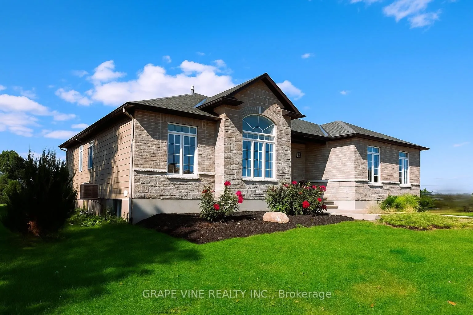 Photo 2 of 138 Ashton Creek Crescent, Beckwith, Beckwith Twp — HOMEH