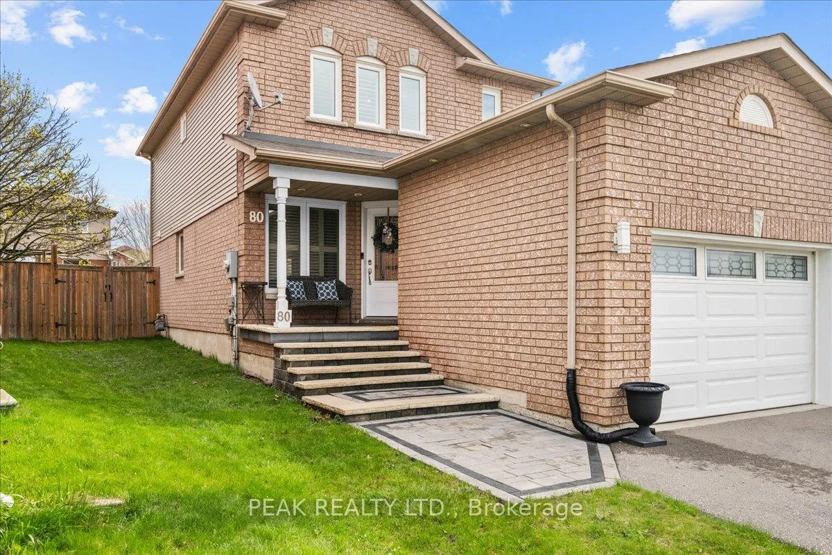 Photo 2 of 80 Fry Crescent, Clarington, Bowmanville — HOMEH