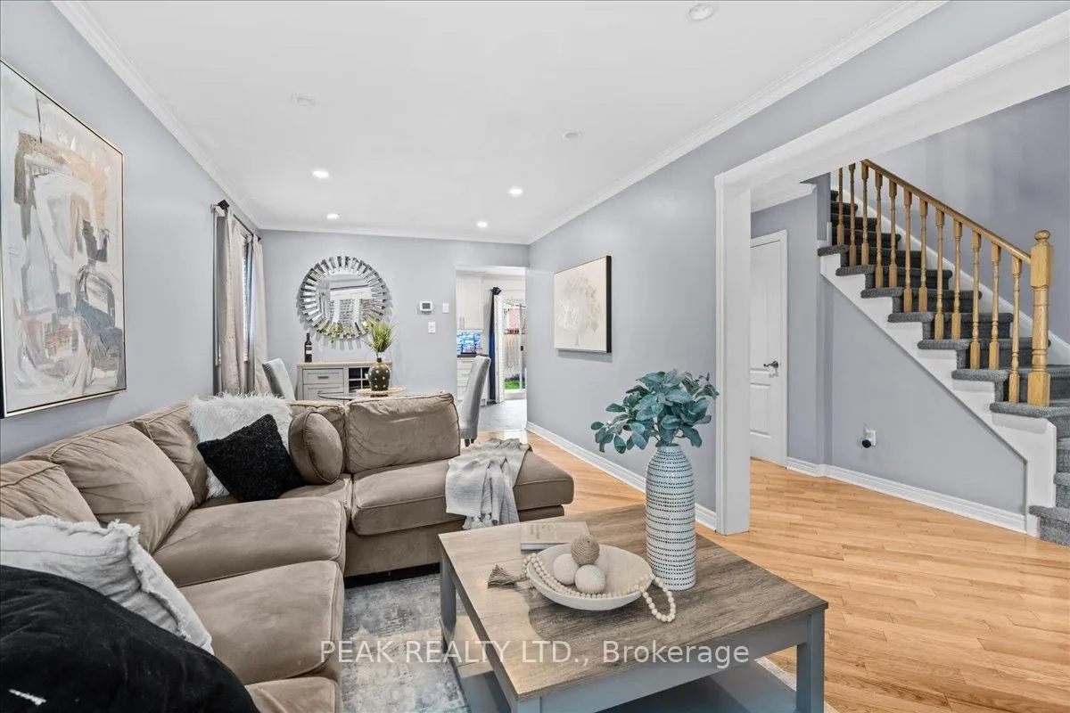 Photo 8 of 80 Fry Crescent, Clarington, Bowmanville — HOMEH
