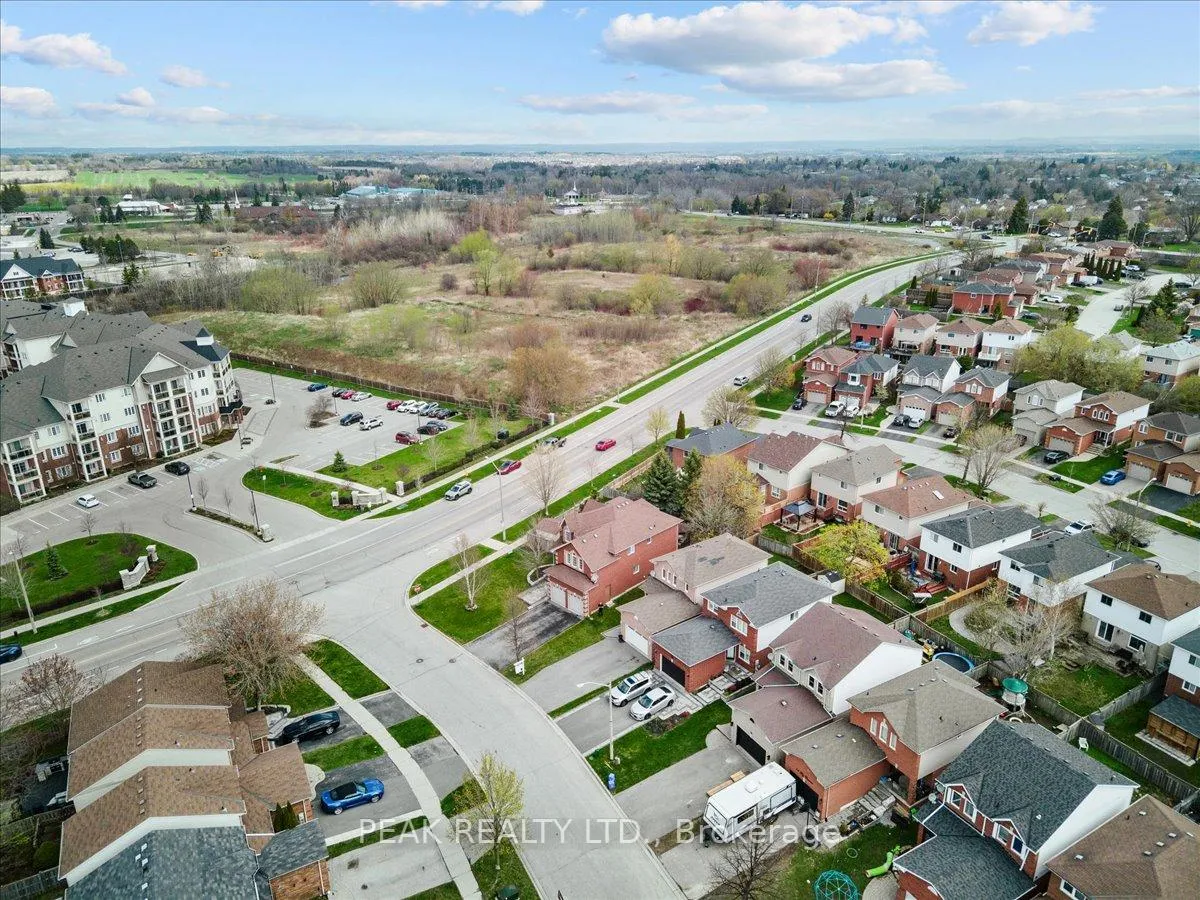 Photo 42 of 80 Fry Crescent, Clarington, Bowmanville — HOMEH
