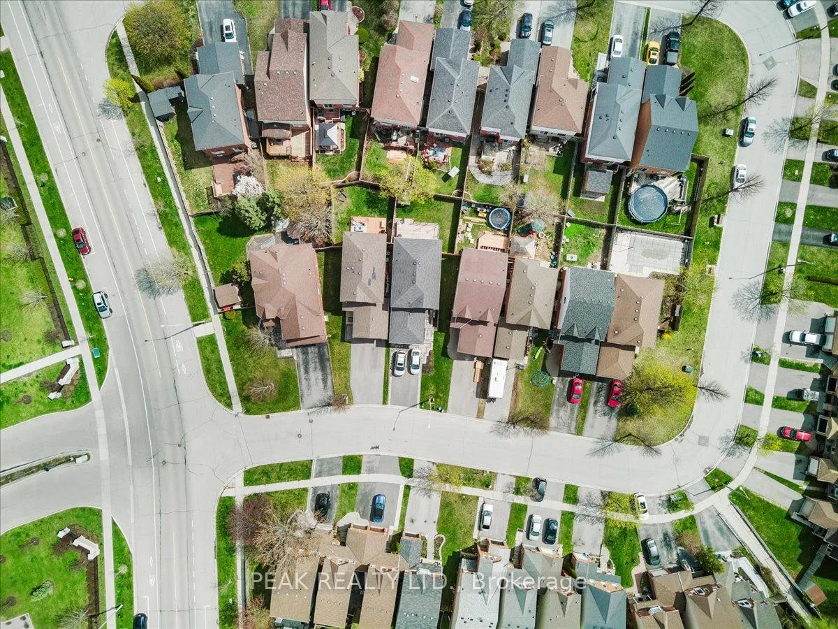 Photo 43 of 80 Fry Crescent, Clarington, Bowmanville — HOMEH