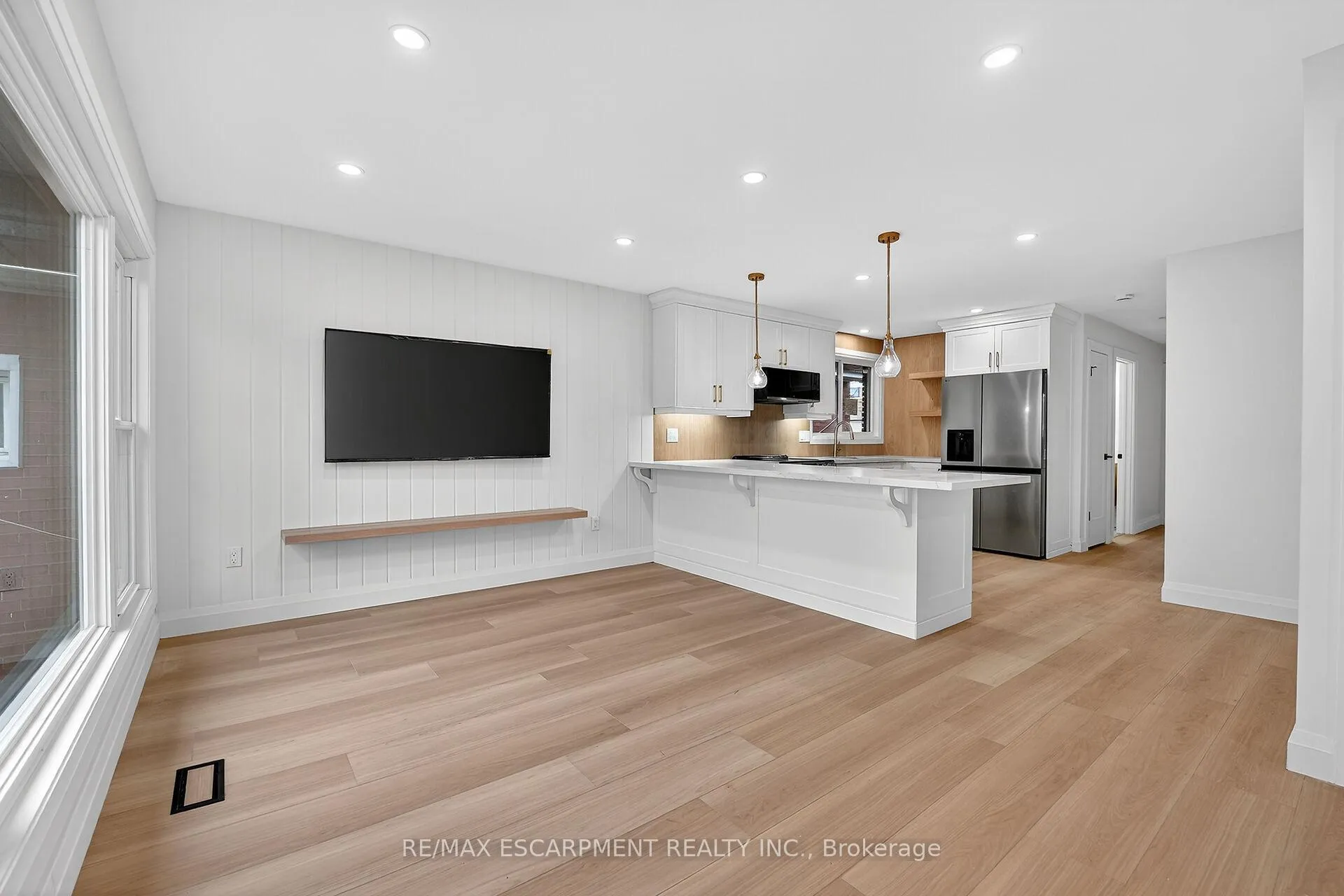 Photo 10 of 7 Crosthwaite Avenue S, Hamilton, Bartonville — HOMEH