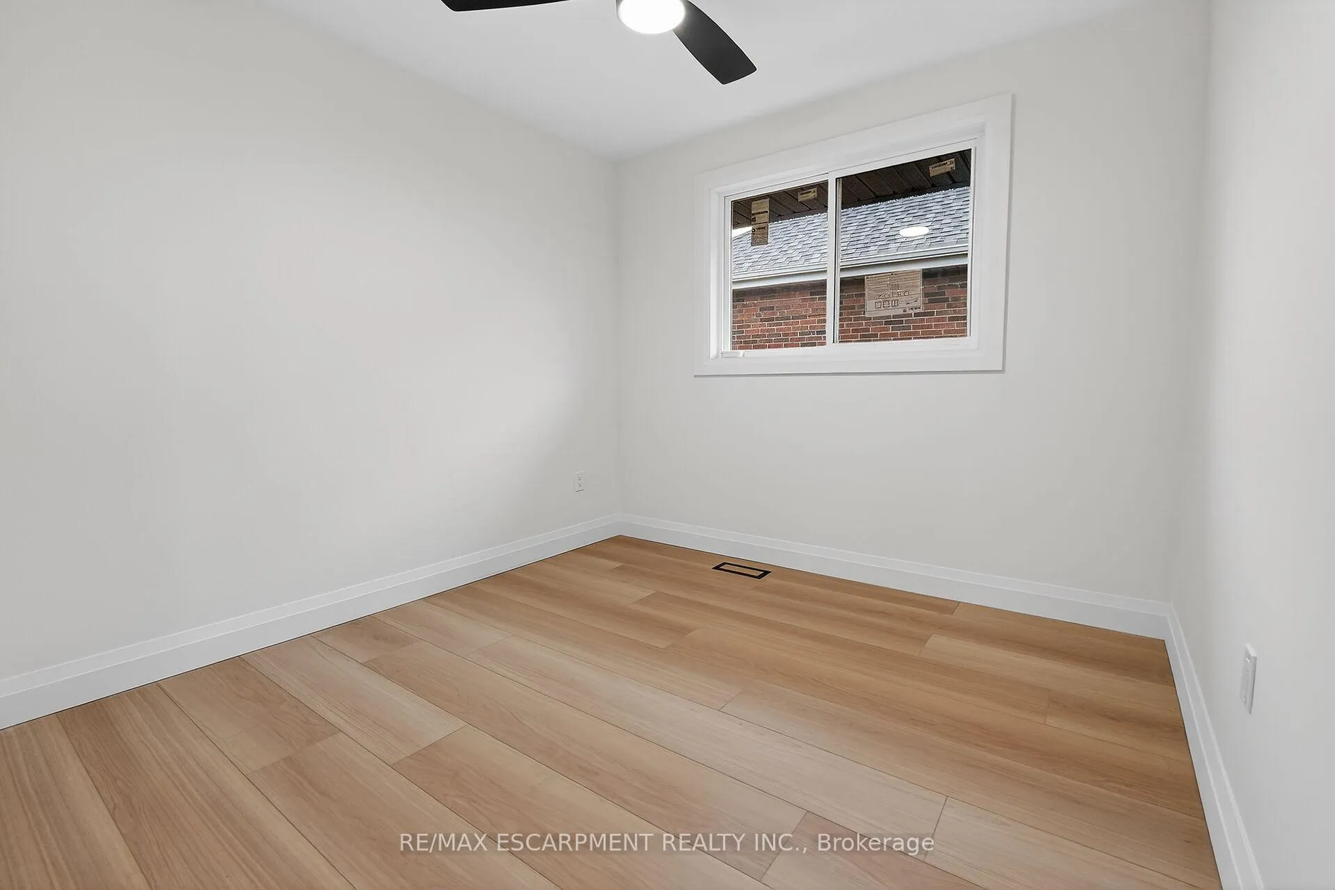Photo 20 of 7 Crosthwaite Avenue S, Hamilton, Bartonville — HOMEH