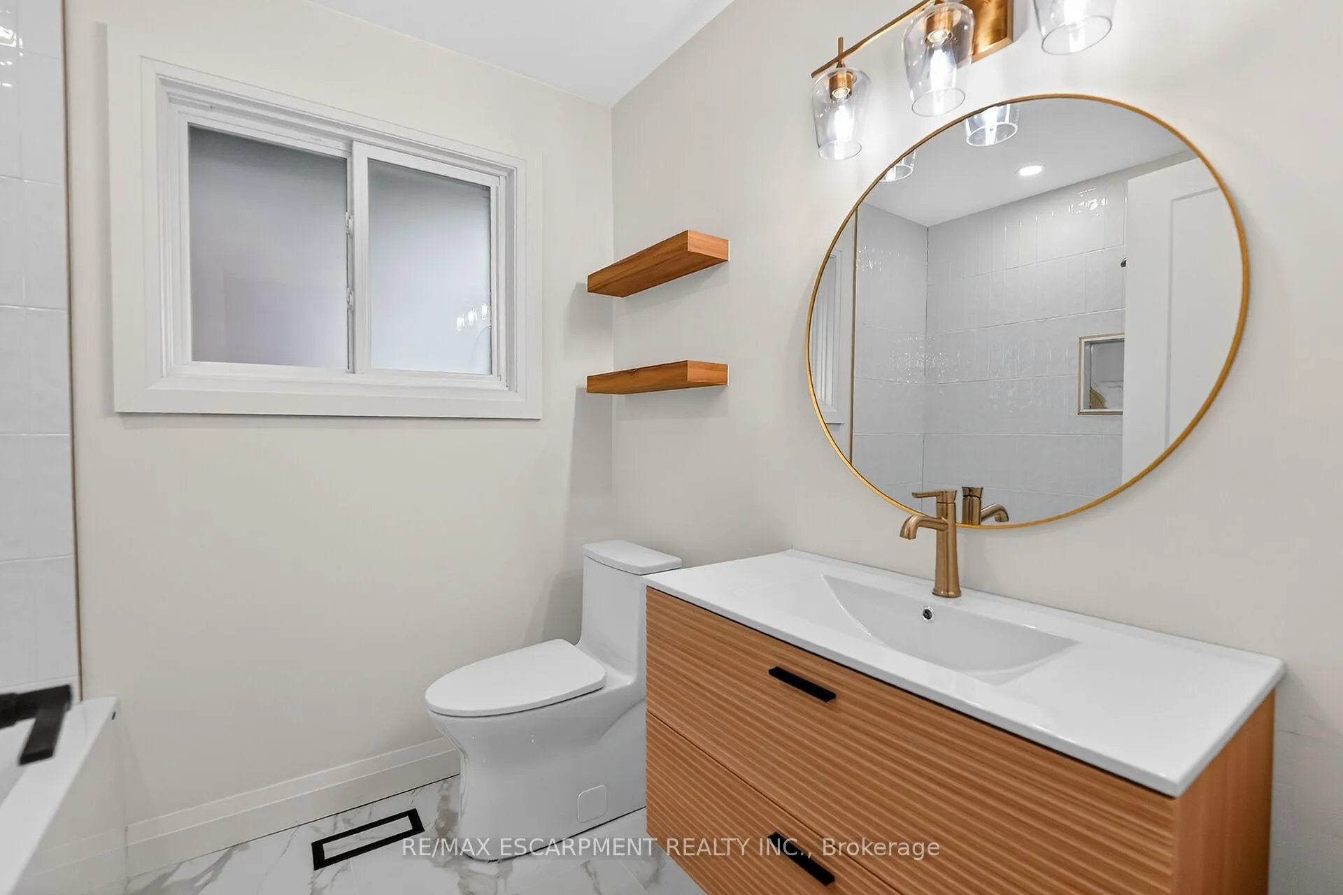 Photo 22 of 7 Crosthwaite Avenue S, Hamilton, Bartonville — HOMEH