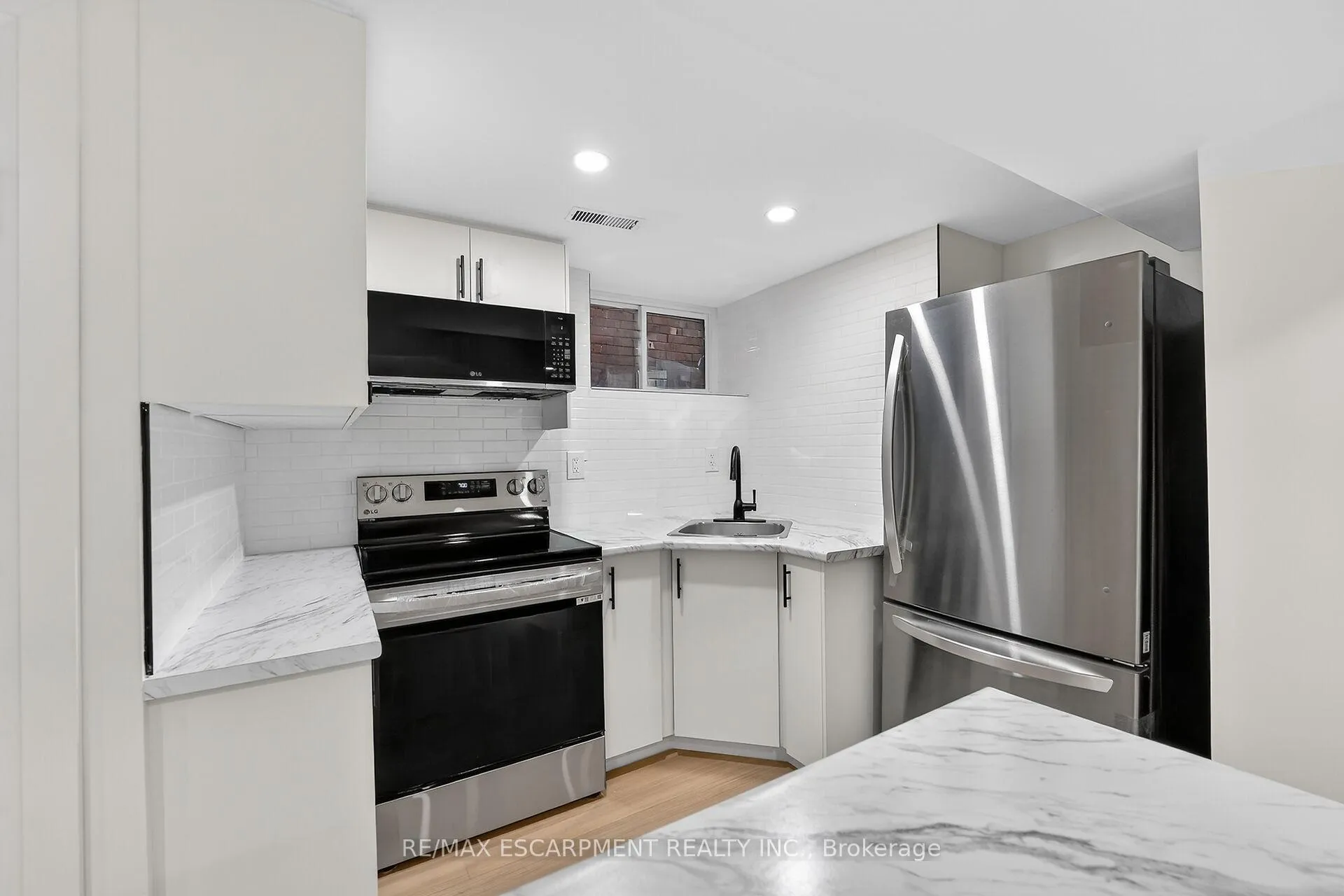 Photo 29 of 7 Crosthwaite Avenue S, Hamilton, Bartonville — HOMEH