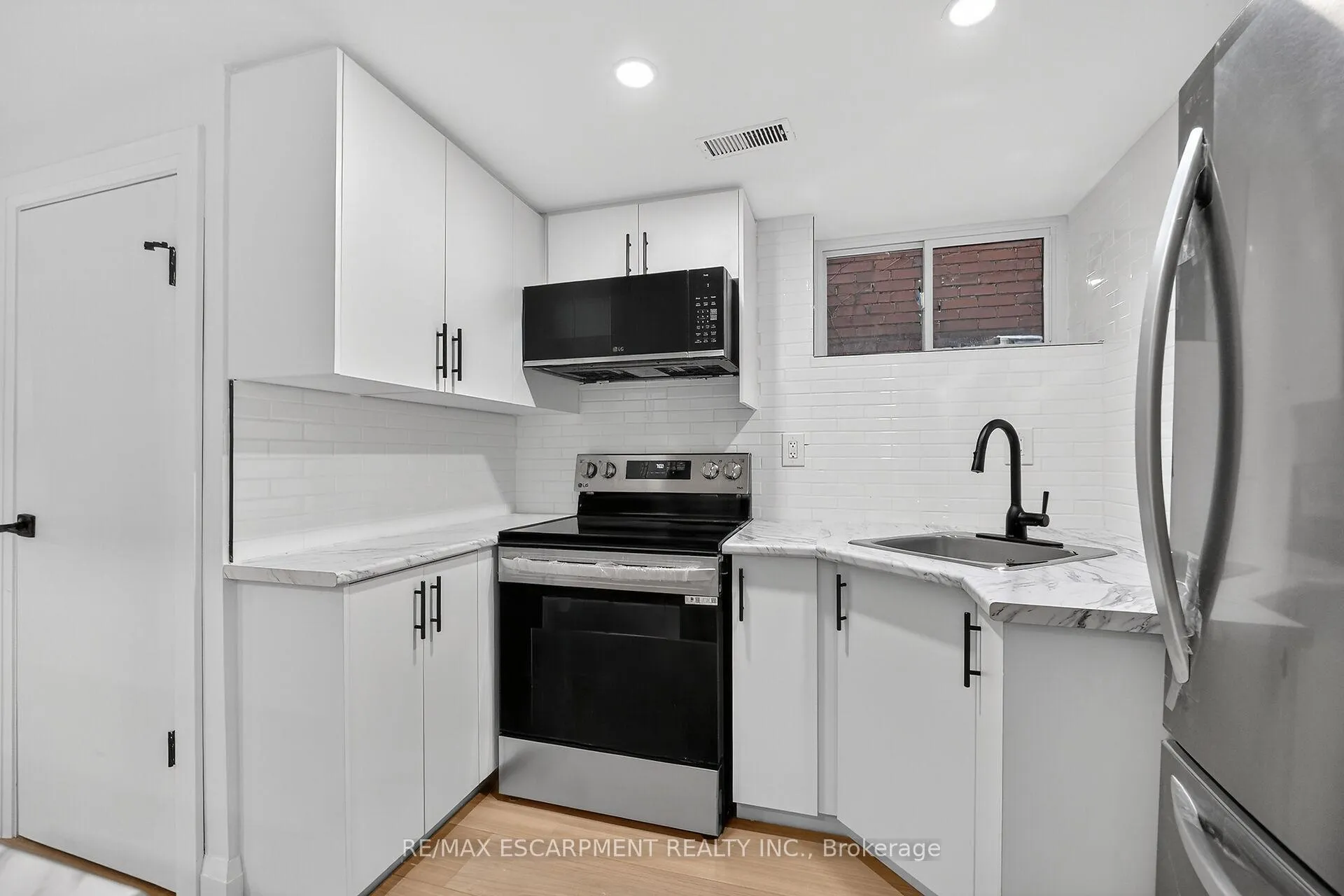 Photo 30 of 7 Crosthwaite Avenue S, Hamilton, Bartonville — HOMEH