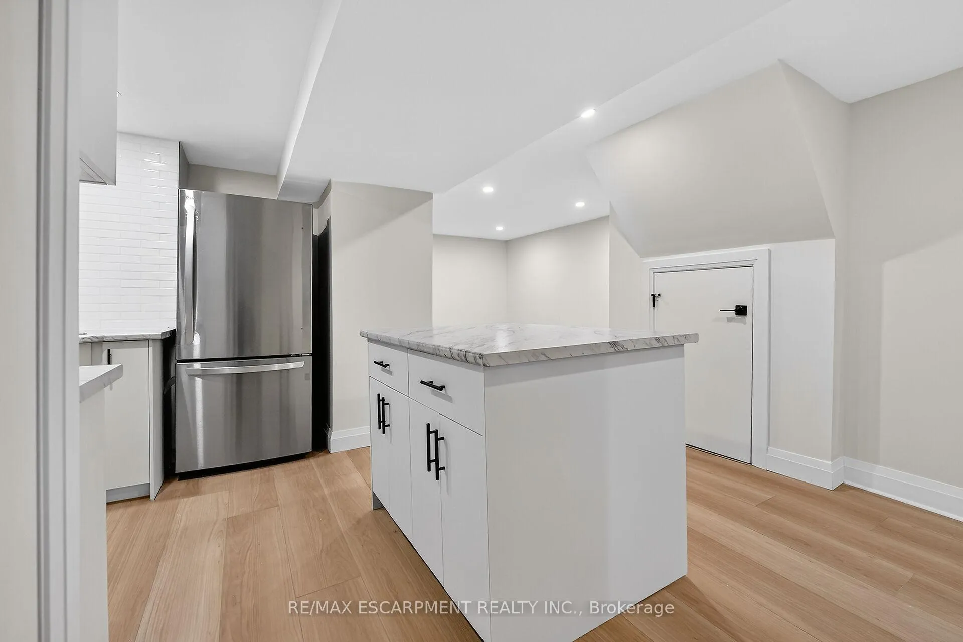 Photo 31 of 7 Crosthwaite Avenue S, Hamilton, Bartonville — HOMEH