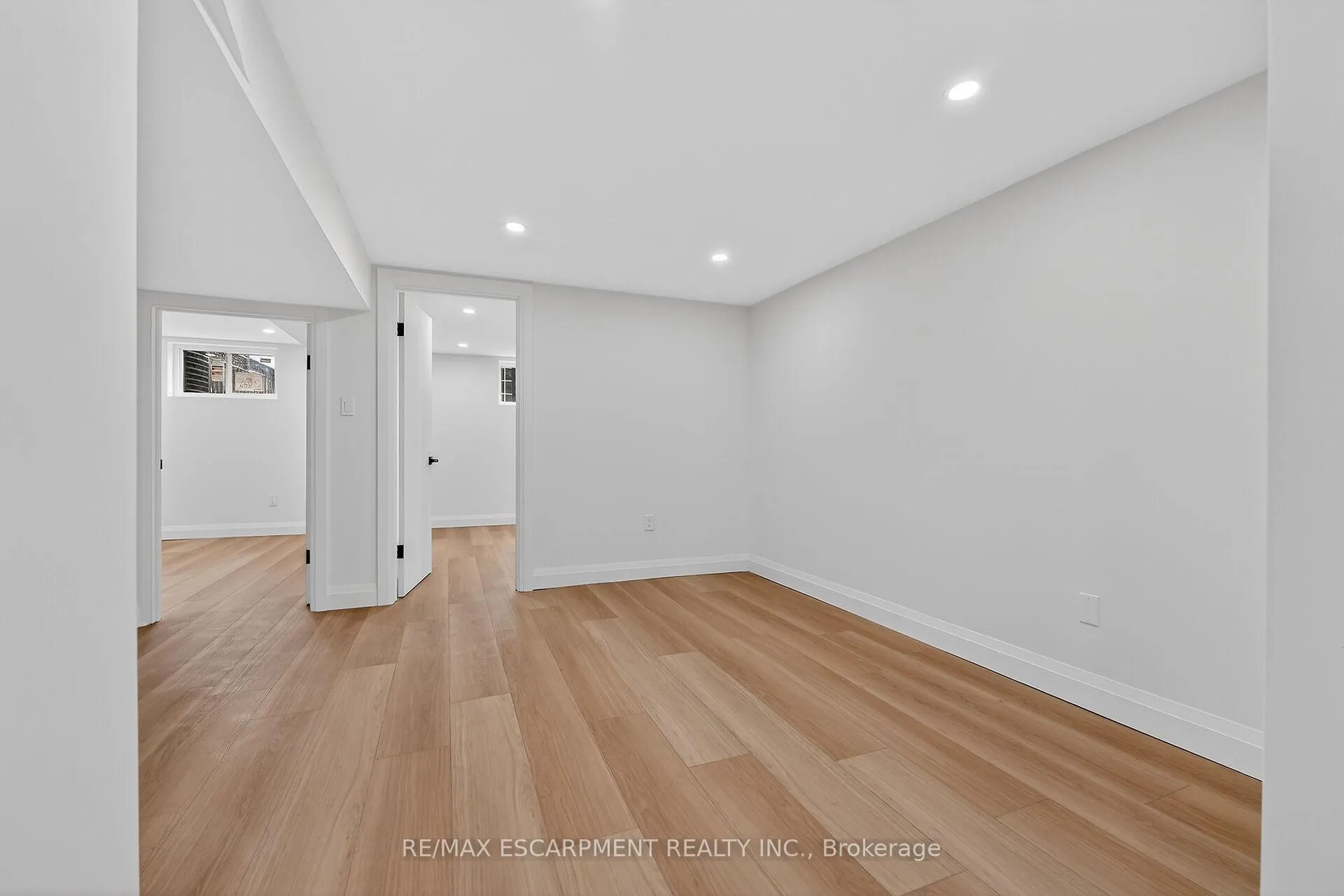 Photo 32 of 7 Crosthwaite Avenue S, Hamilton, Bartonville — HOMEH