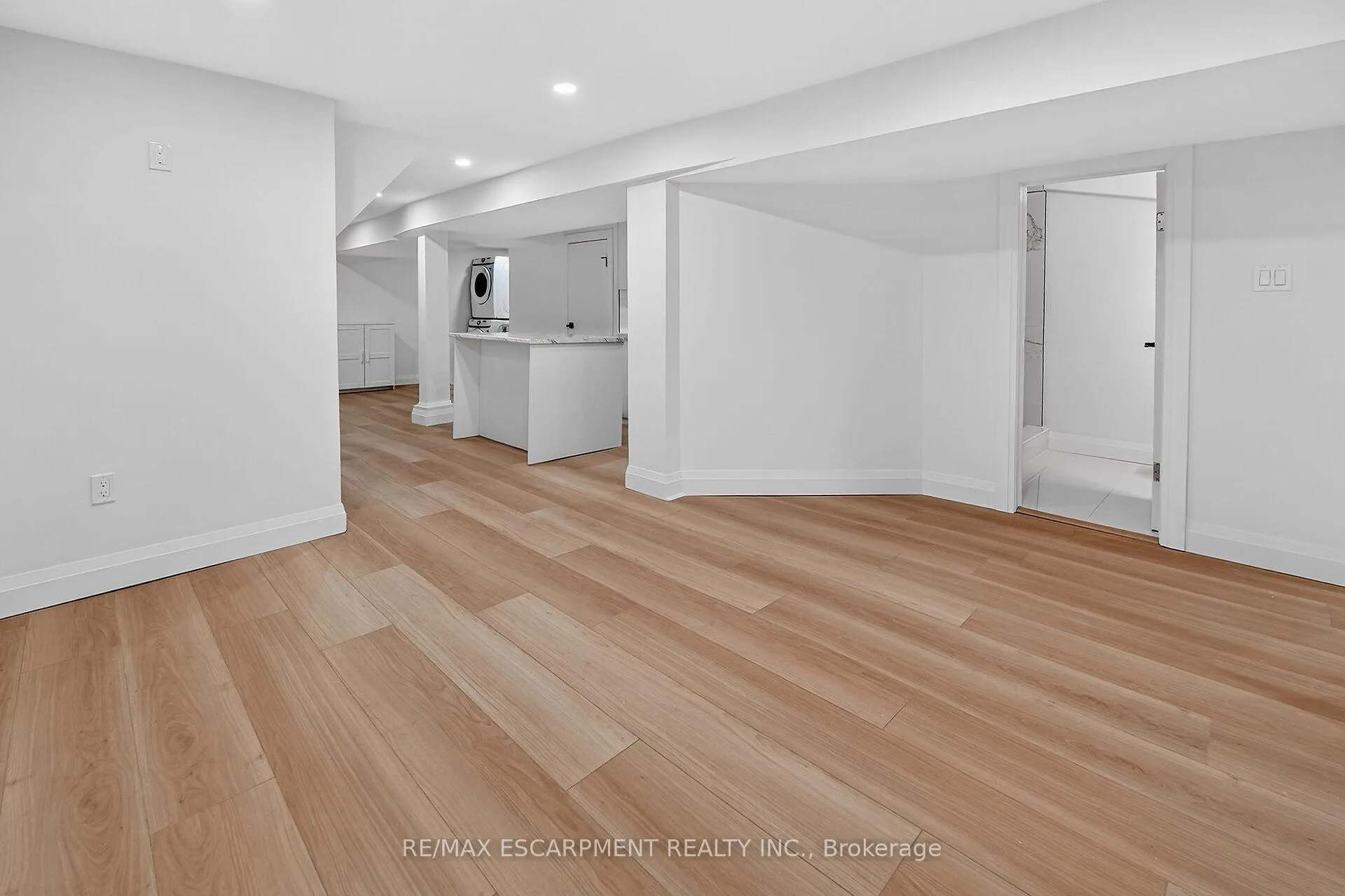 Photo 34 of 7 Crosthwaite Avenue S, Hamilton, Bartonville — HOMEH