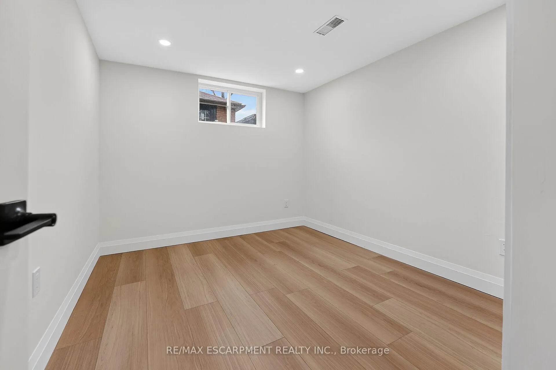 Photo 35 of 7 Crosthwaite Avenue S, Hamilton, Bartonville — HOMEH