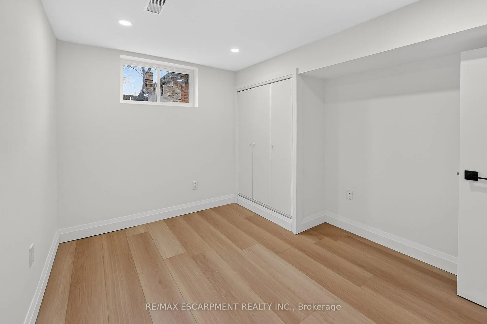 Photo 38 of 7 Crosthwaite Avenue S, Hamilton, Bartonville — HOMEH