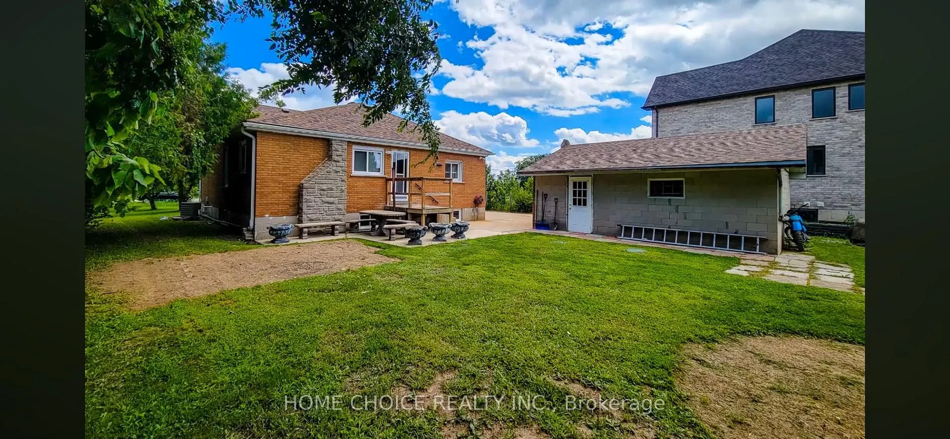 Photo 2 of 47 3rd Road E, Hamilton, Stoney Creek — HOMEH