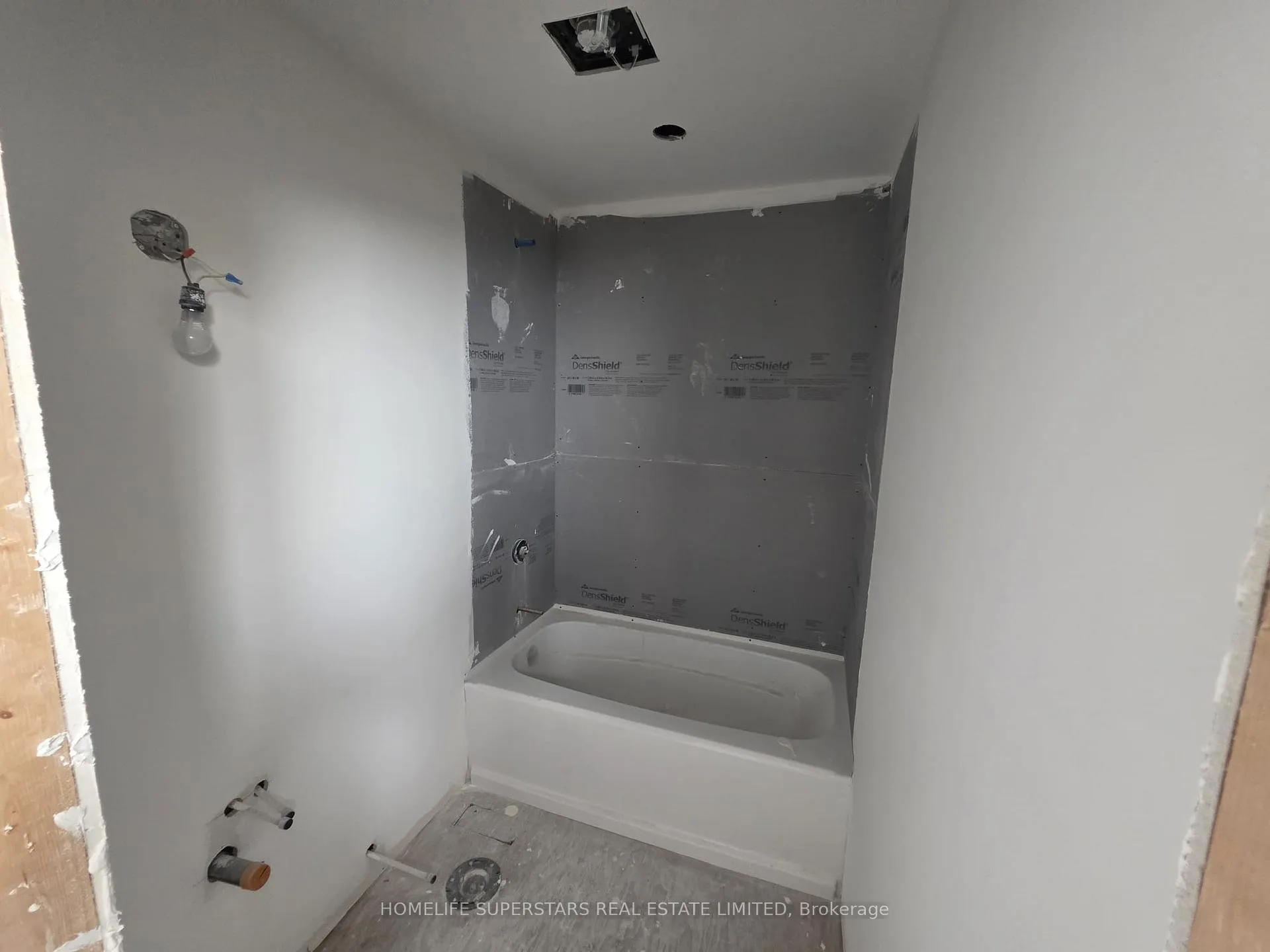 Photo 15 of 182 A Jones Avenue, Toronto, South Riverdale — HOMEH
