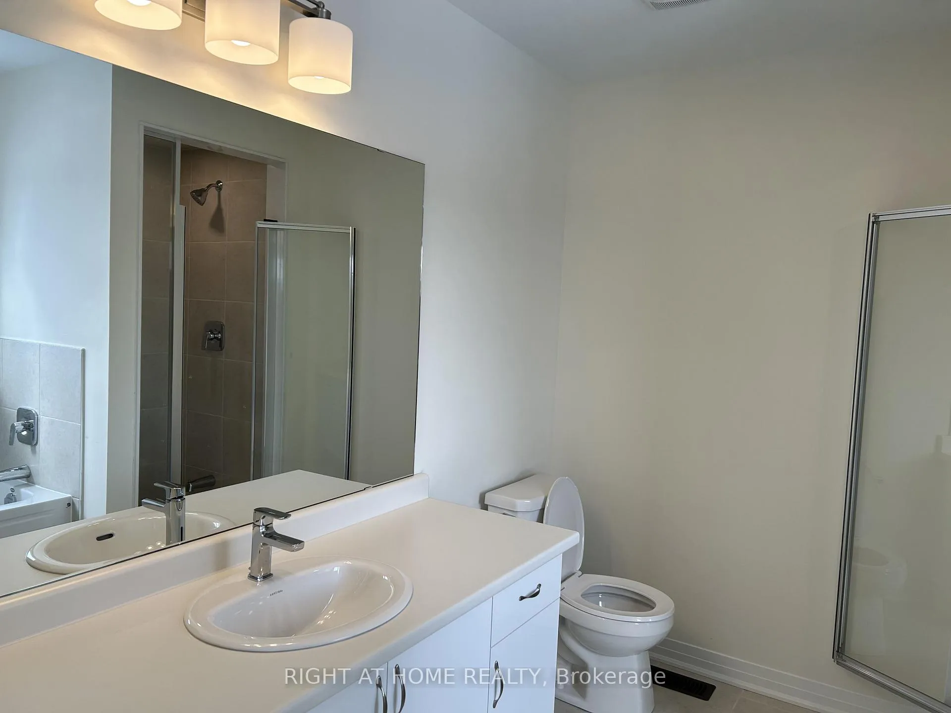 Photo 11 of 13 Norman Markle Street N, Brant, Paris — HOMEH