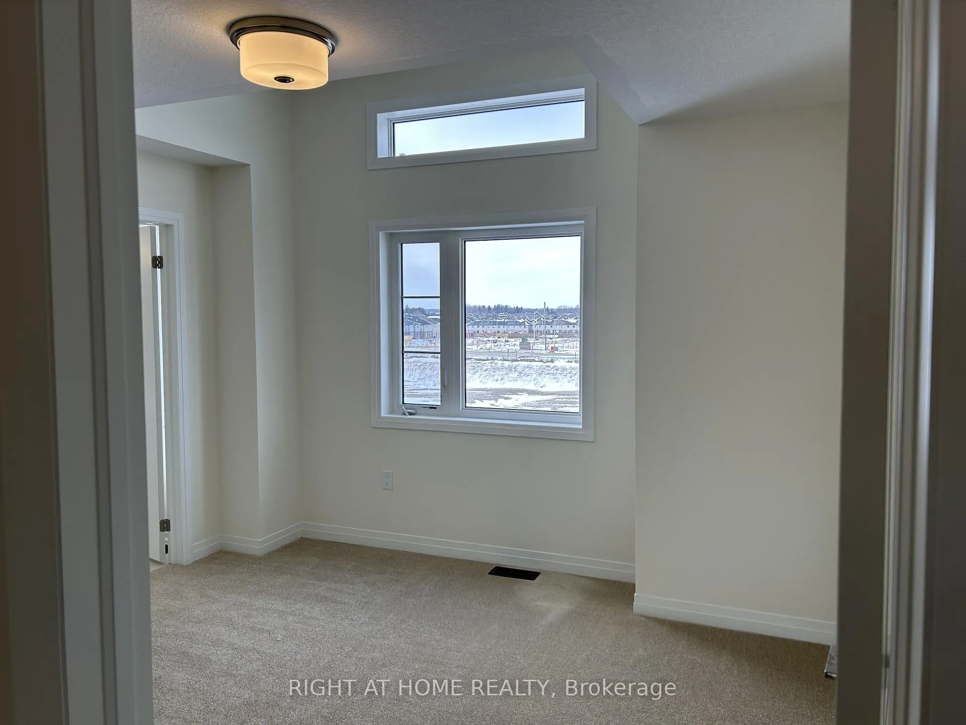Photo 15 of 13 Norman Markle Street N, Brant, Paris — HOMEH