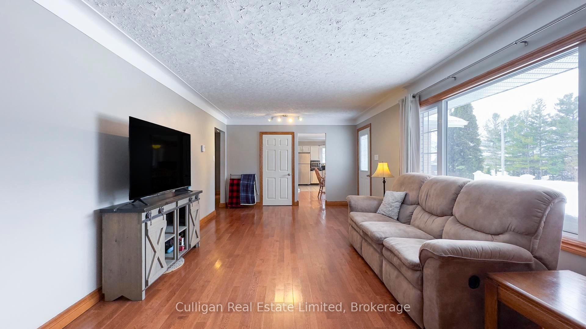 Photo 14 of 74132 Kippen Road, Huron East, Tuckersmith — HOMEH