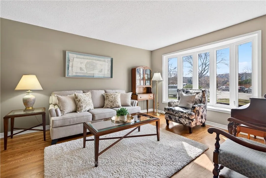 Photo 6 of 2378 Arnold Crescent, Burlington, Brant Hills — HOMEH