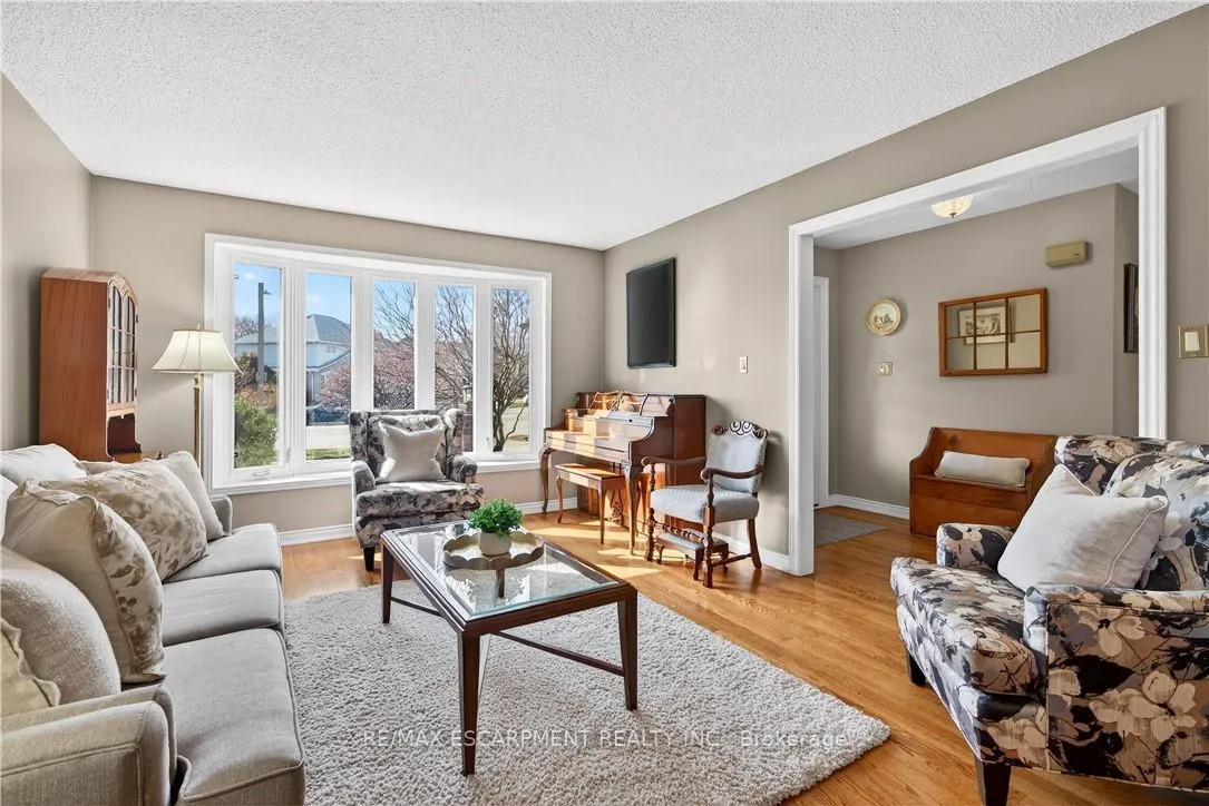 Photo 7 of 2378 Arnold Crescent, Burlington, Brant Hills — HOMEH