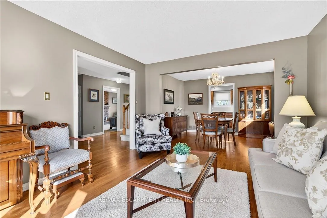 Photo 8 of 2378 Arnold Crescent, Burlington, Brant Hills — HOMEH
