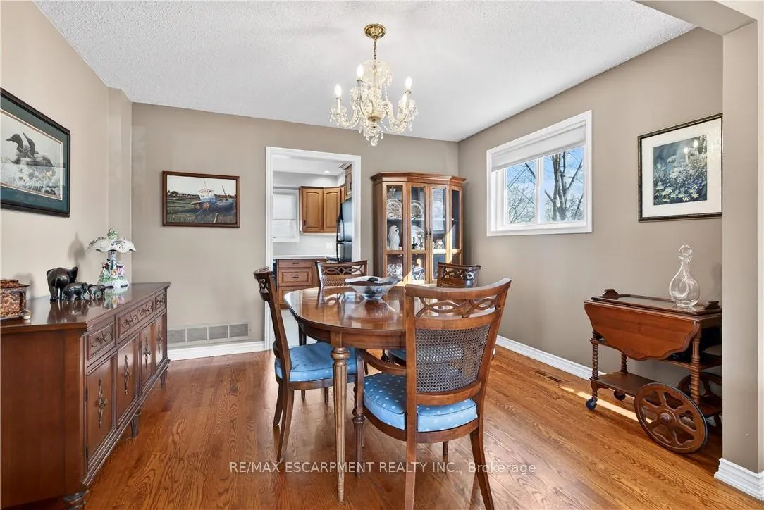 Photo 9 of 2378 Arnold Crescent, Burlington, Brant Hills — HOMEH