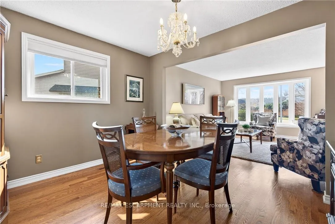 Photo 10 of 2378 Arnold Crescent, Burlington, Brant Hills — HOMEH