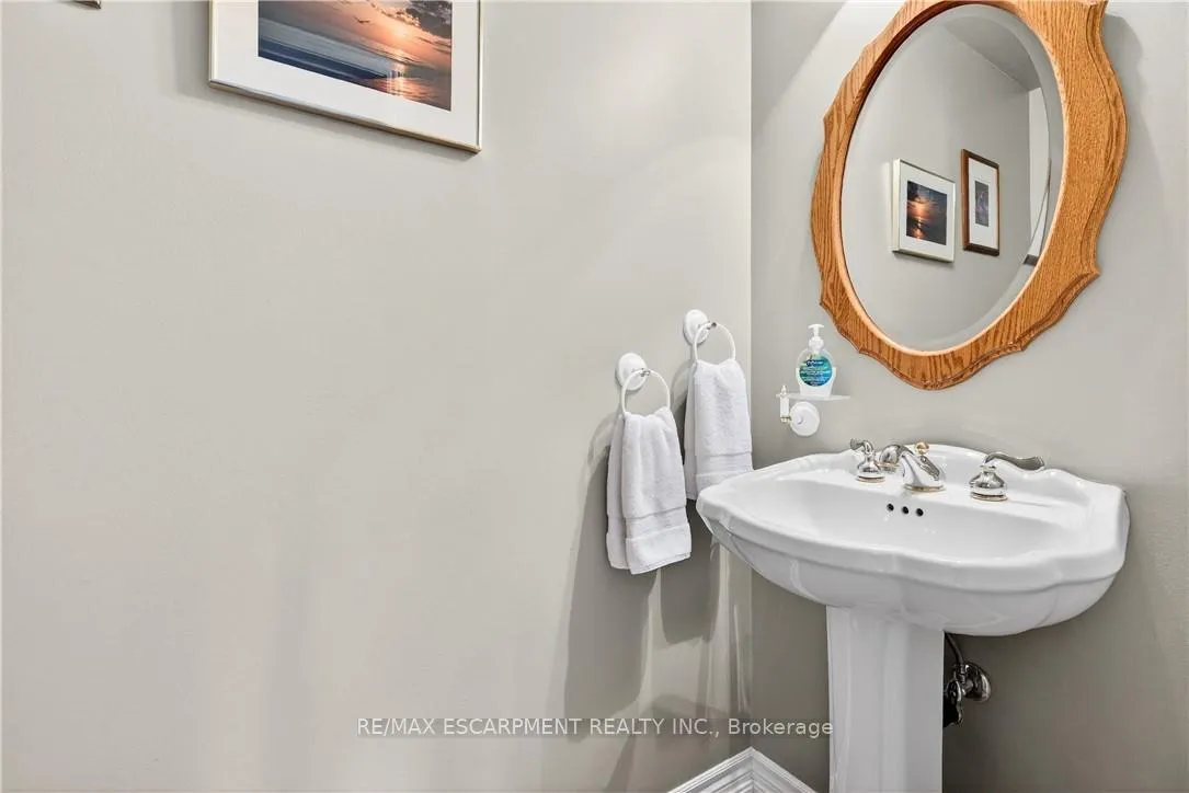Photo 20 of 2378 Arnold Crescent, Burlington, Brant Hills — HOMEH