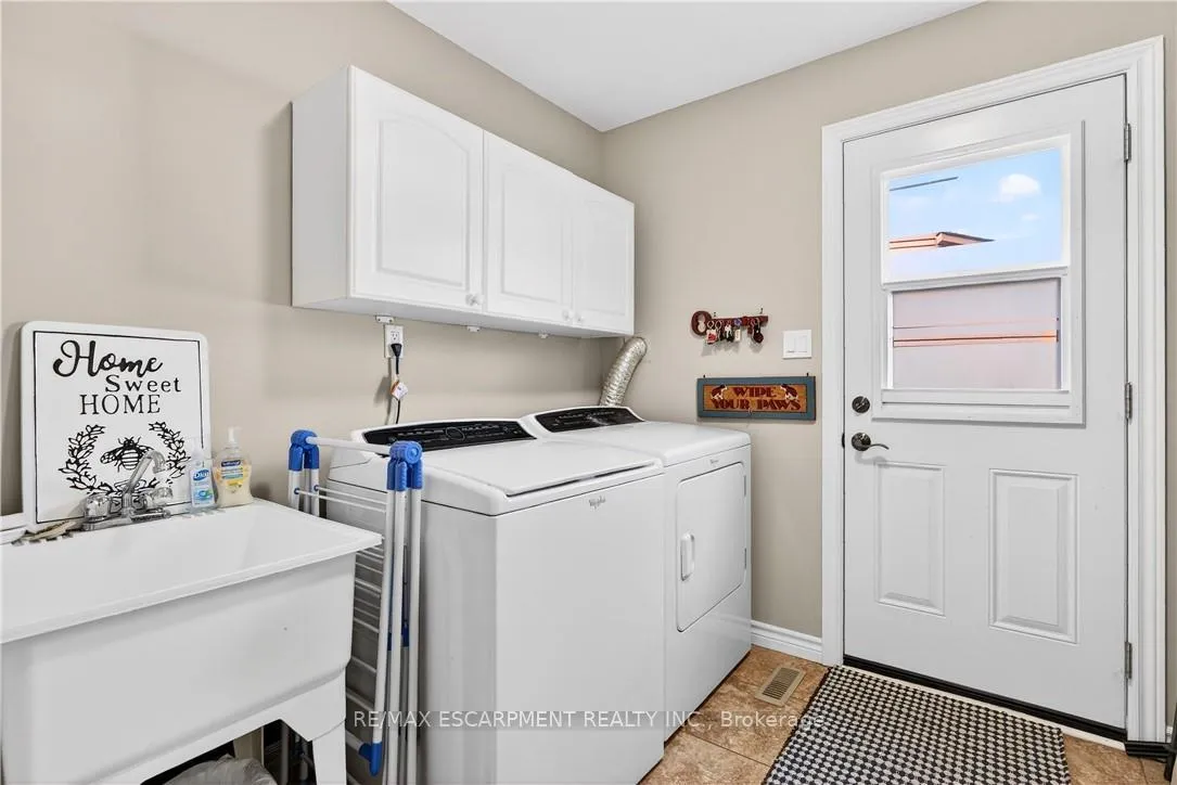Photo 21 of 2378 Arnold Crescent, Burlington, Brant Hills — HOMEH