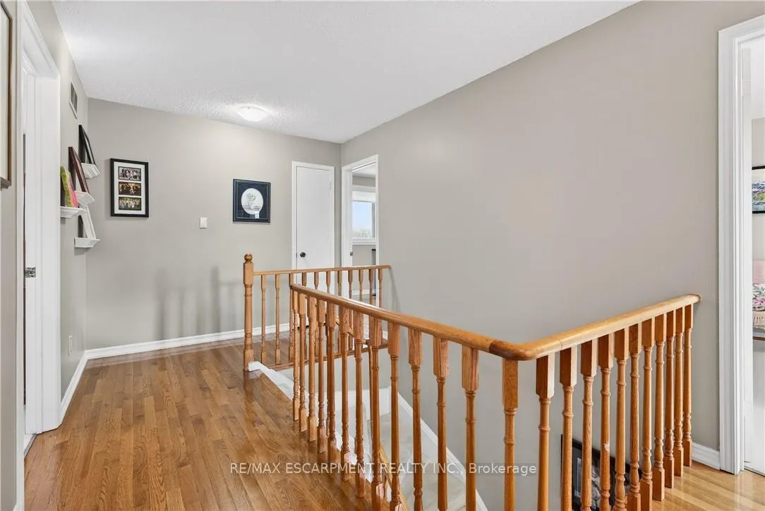 Photo 23 of 2378 Arnold Crescent, Burlington, Brant Hills — HOMEH