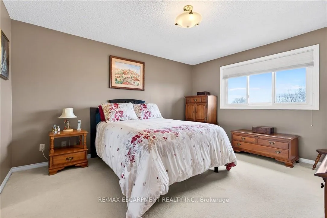 Photo 24 of 2378 Arnold Crescent, Burlington, Brant Hills — HOMEH