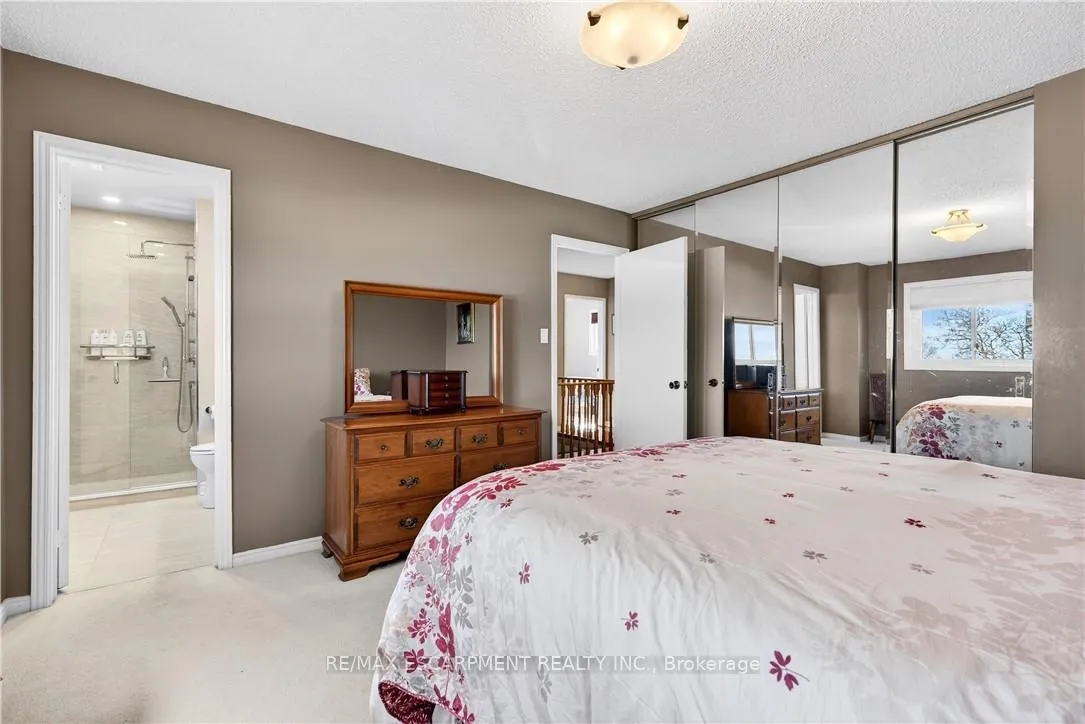 Photo 25 of 2378 Arnold Crescent, Burlington, Brant Hills — HOMEH