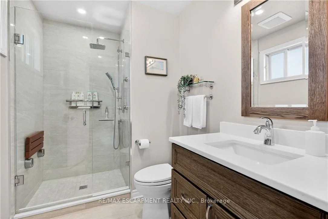 Photo 26 of 2378 Arnold Crescent, Burlington, Brant Hills — HOMEH