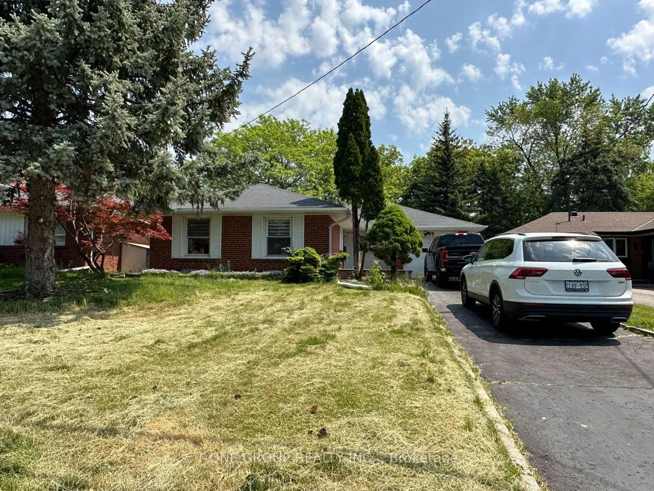 Photo 1 of Unit UPPER, 9 Wigmore Drive, North York, Victoria Village — HOMEH