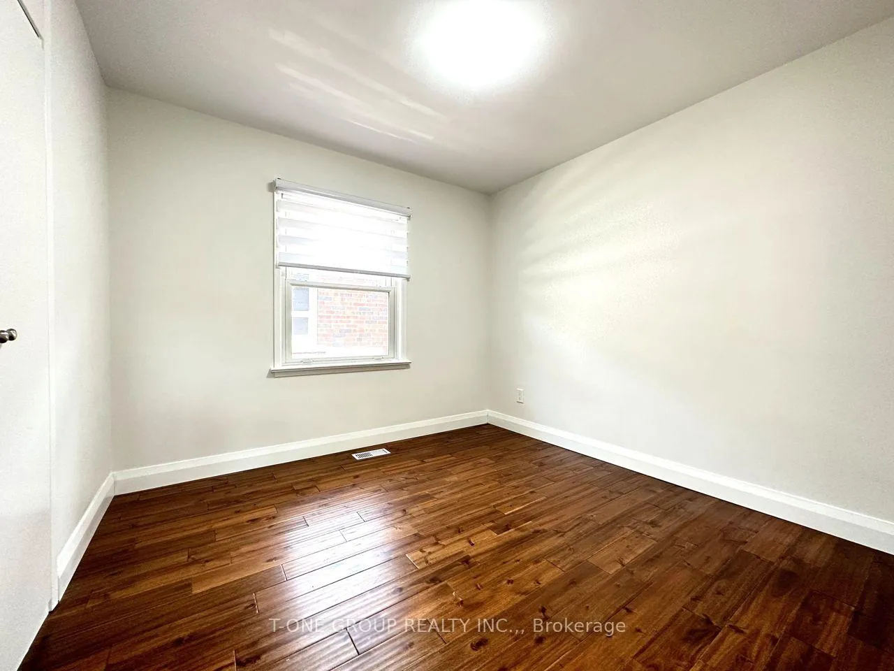 Photo 8 of Unit UPPER, 9 Wigmore Drive, North York, Victoria Village — HOMEH