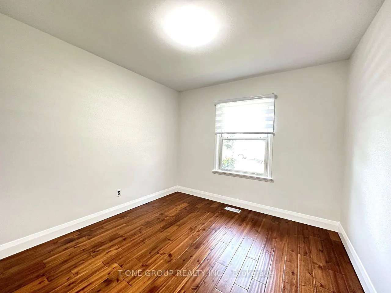 Photo 9 of Unit UPPER, 9 Wigmore Drive, North York, Victoria Village — HOMEH