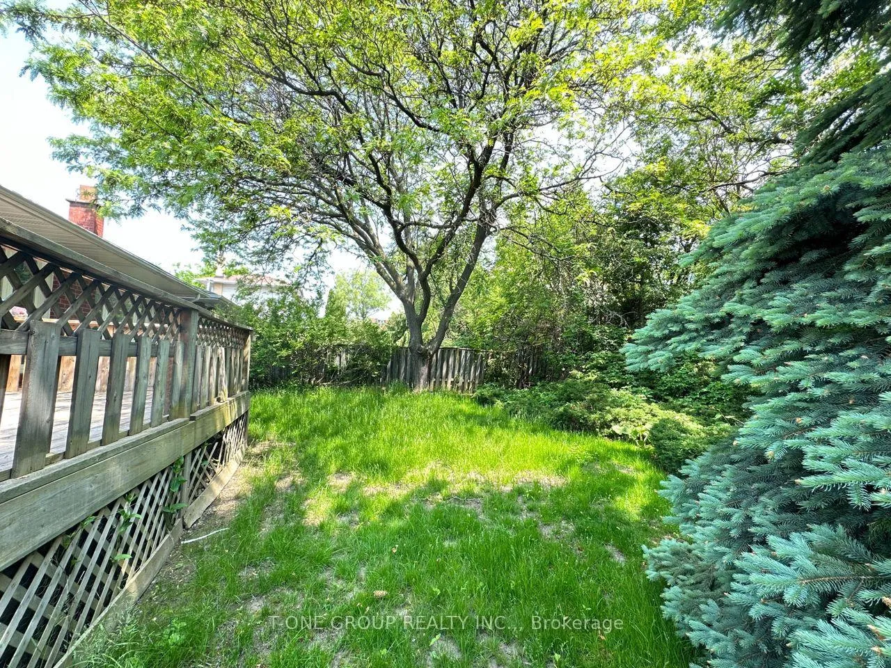 Photo 13 of Unit UPPER, 9 Wigmore Drive, North York, Victoria Village — HOMEH
