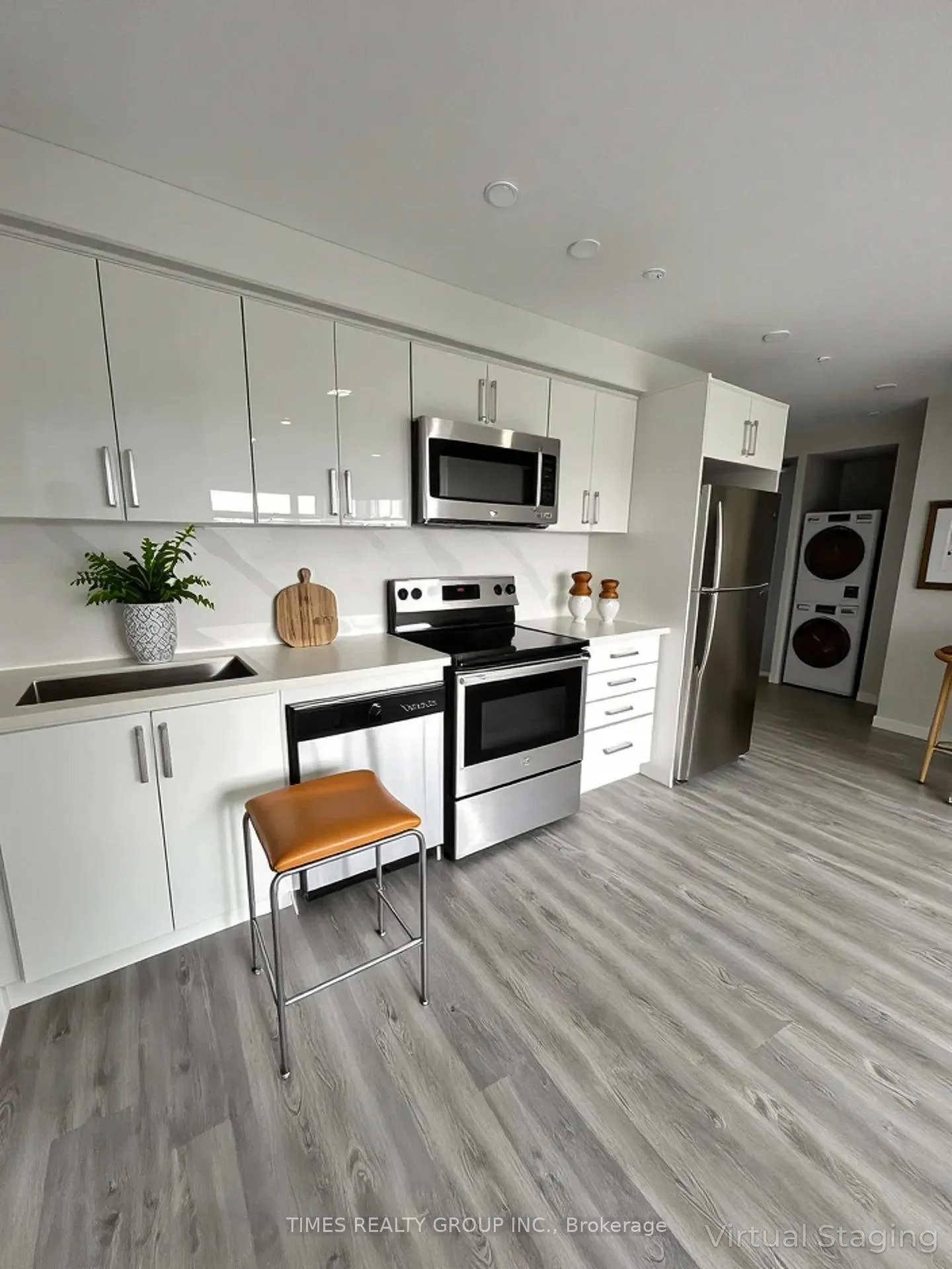 Photo 5 of Unit 208, 15 Walmer Road, Toronto, The Annex — HOMEH