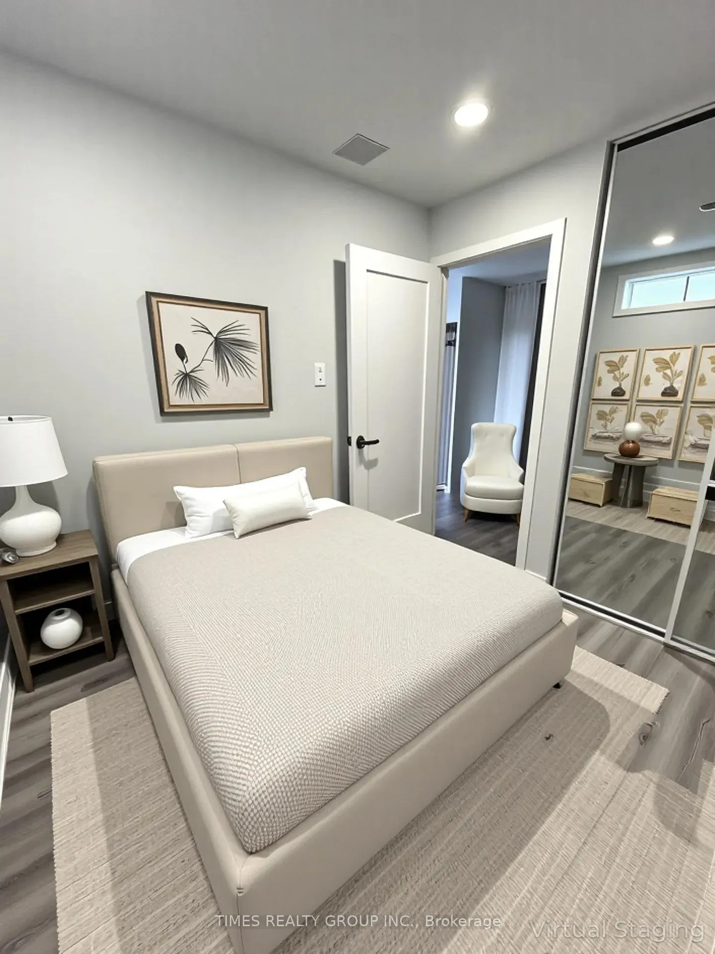 Photo 4 of Unit 502, 15 Walmer Road, Toronto, The Annex — HOMEH
