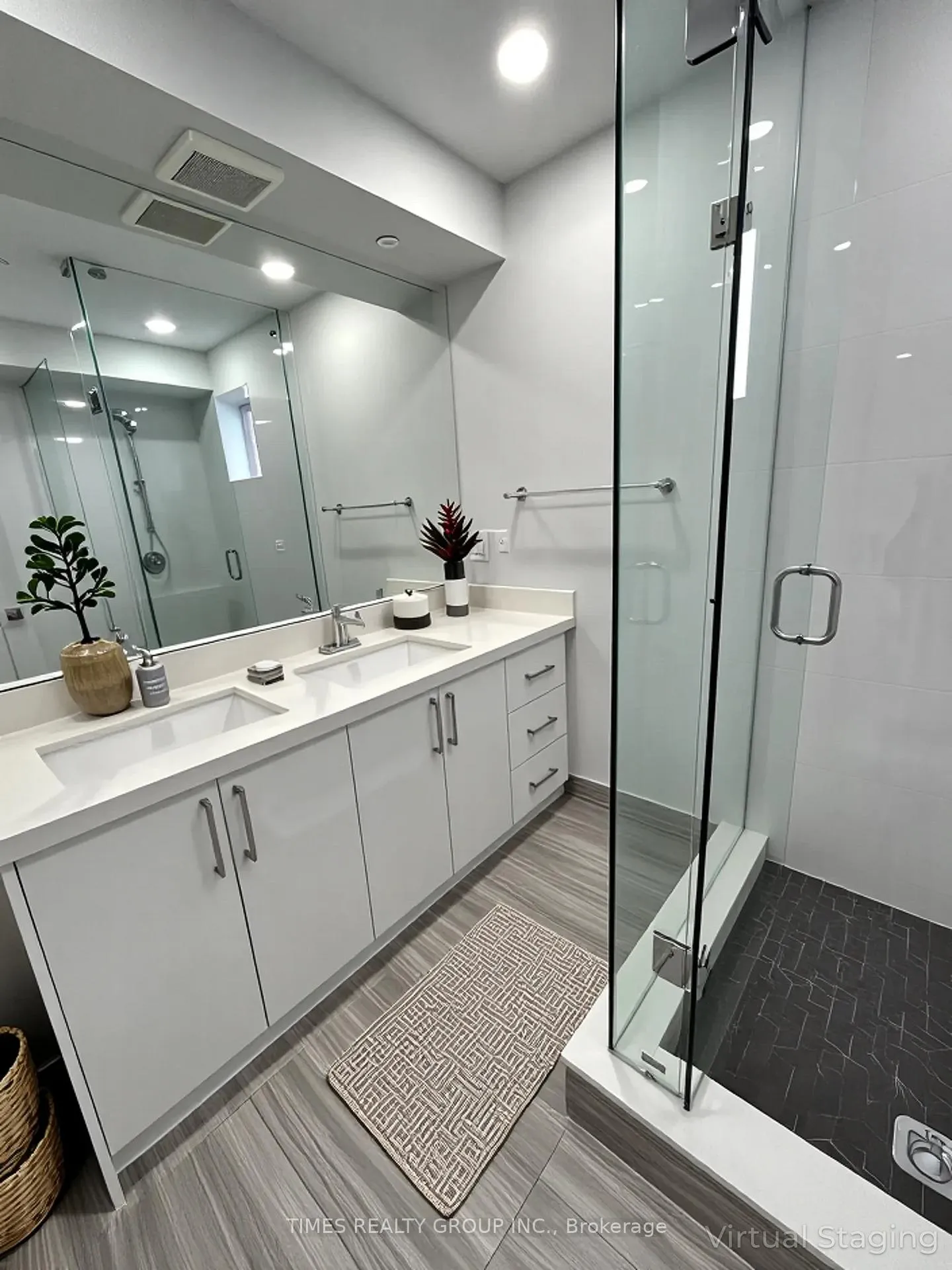 Photo 6 of Unit 502, 15 Walmer Road, Toronto, The Annex — HOMEH