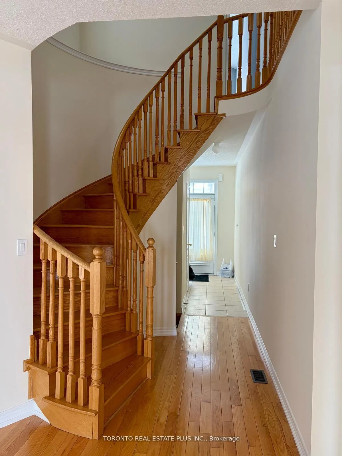 Photo 2 of 55 Staglin Court, Markham, Cathedraltown — HOMEH