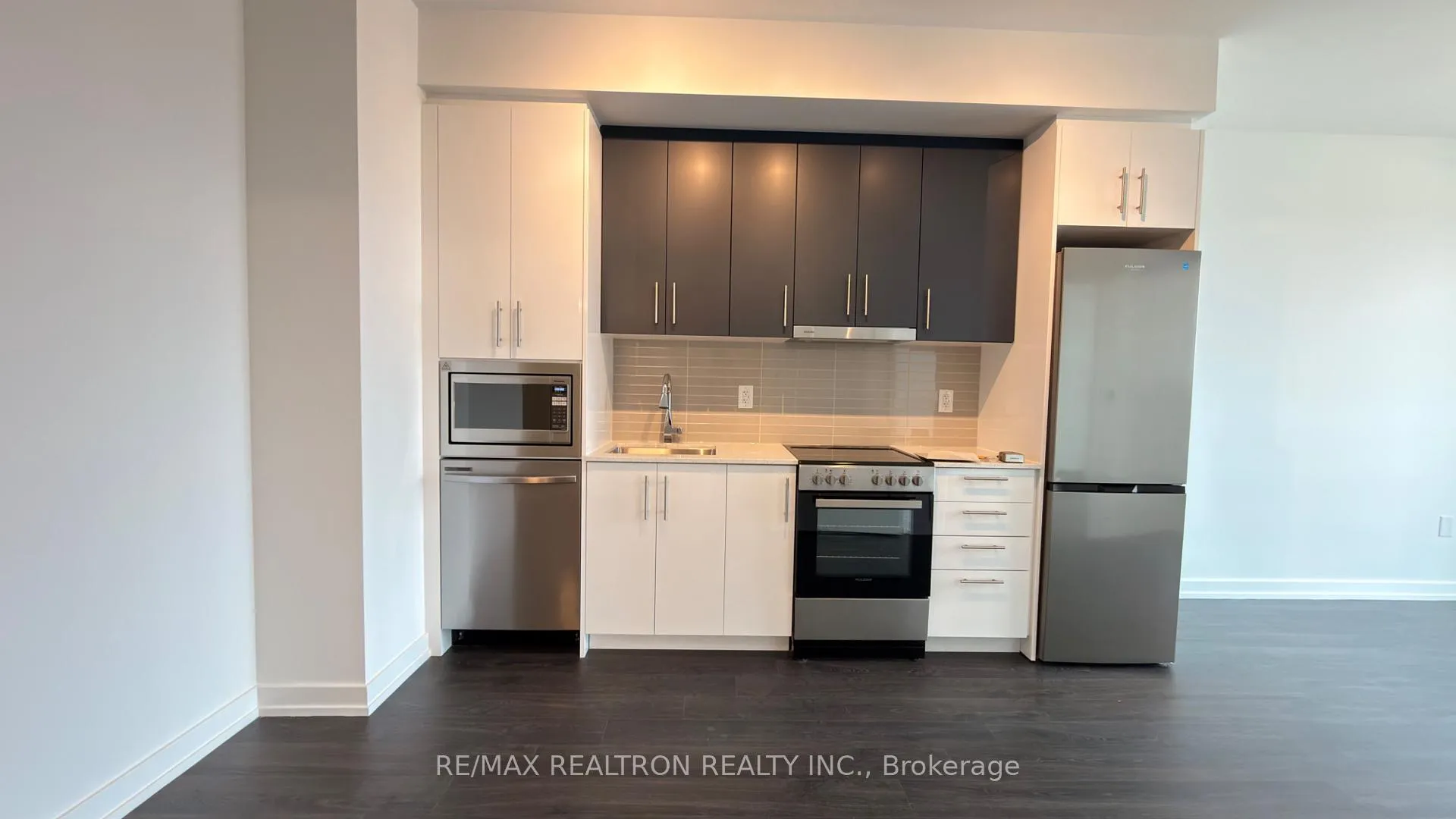 Front of Unit 1812, 9751 Markham Road