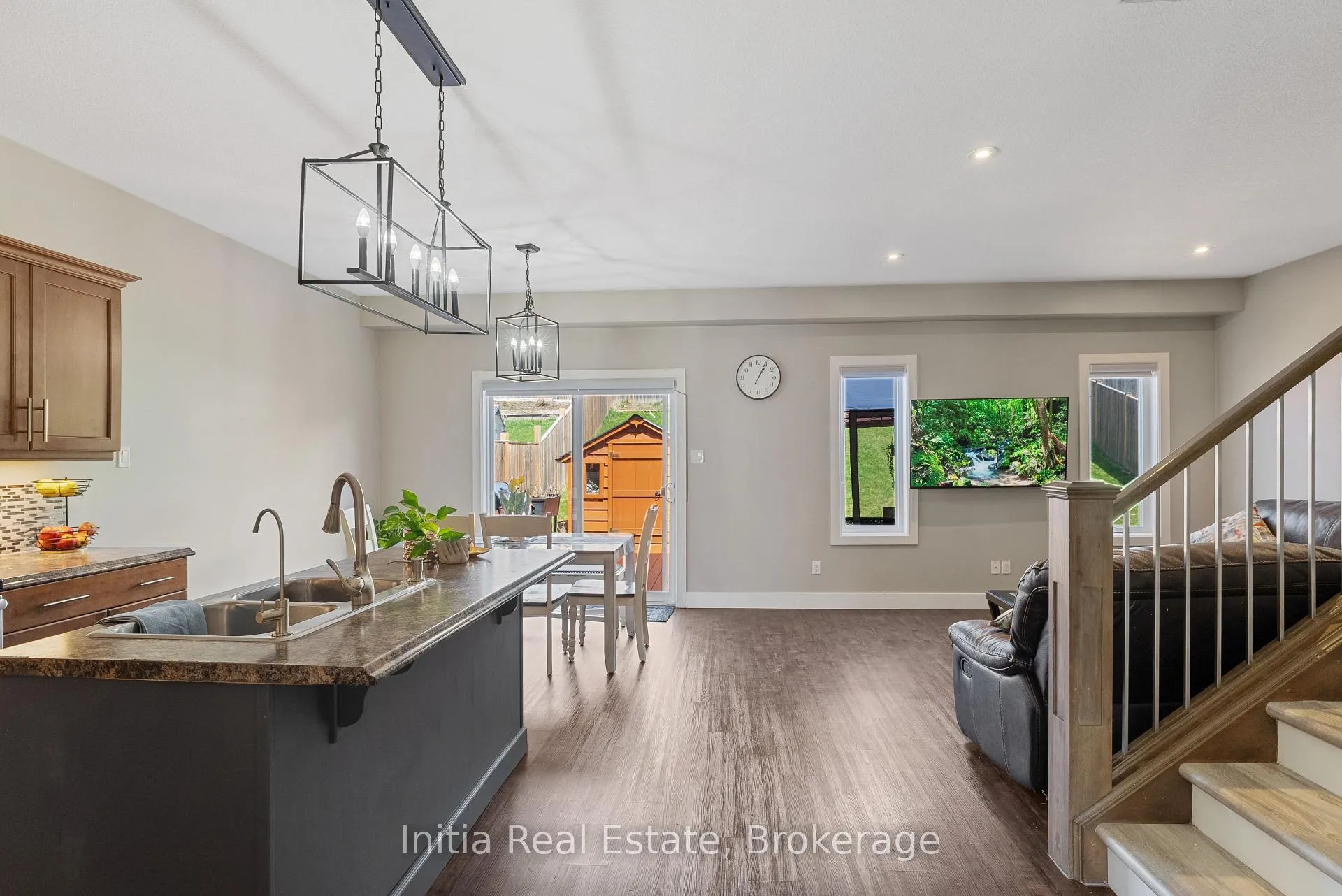 Photo 4 of 25 Queensway Drive, Strathroy-Caradoc, SE — HOMEH