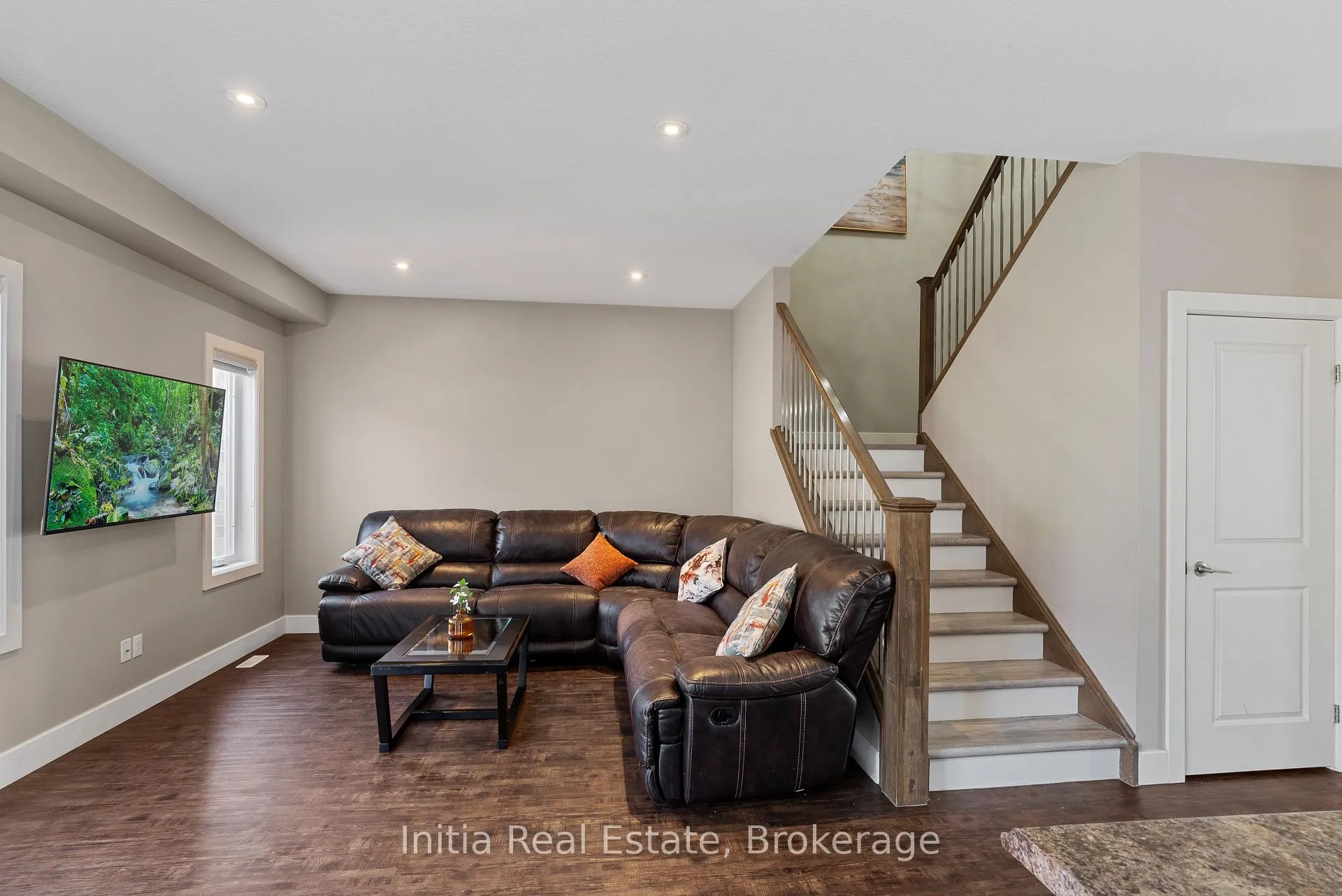 Photo 8 of 25 Queensway Drive, Strathroy-Caradoc, SE — HOMEH