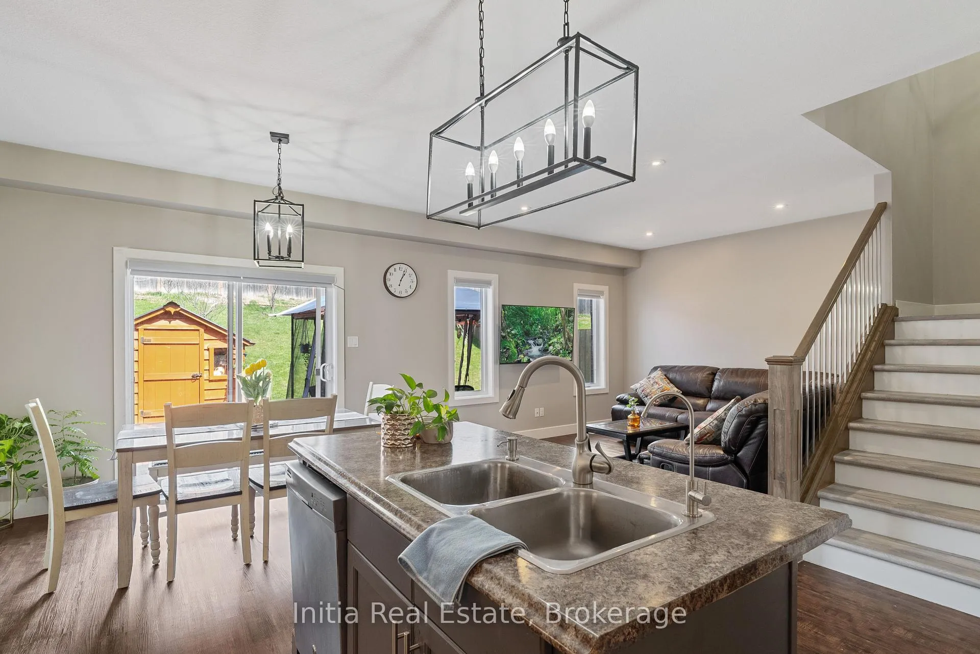 Photo 15 of 25 Queensway Drive, Strathroy-Caradoc, SE — HOMEH