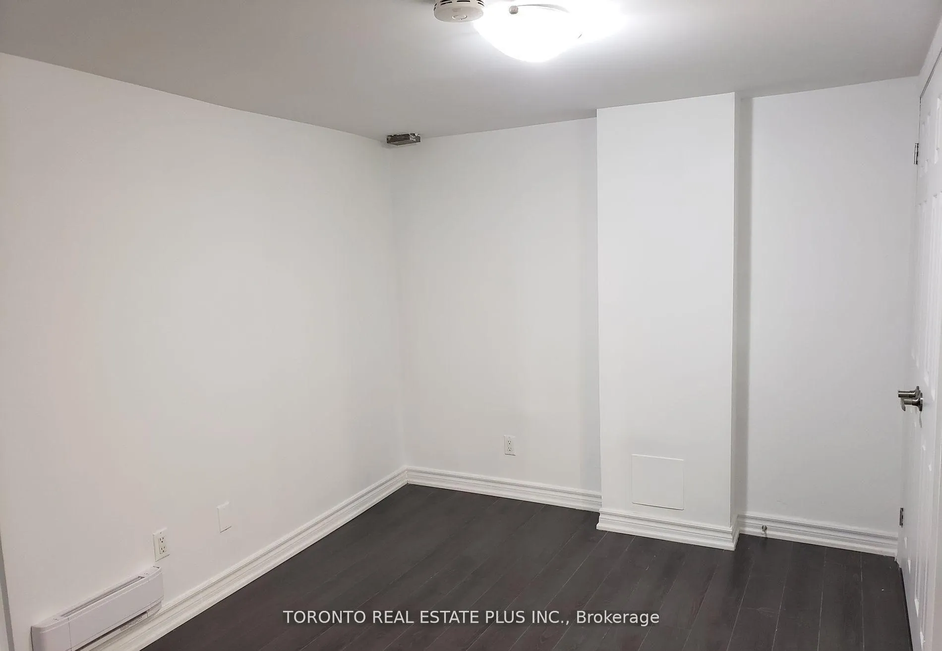 Photo 6 of 88 Harris Avenue, Toronto, East End-Danforth — HOMEH