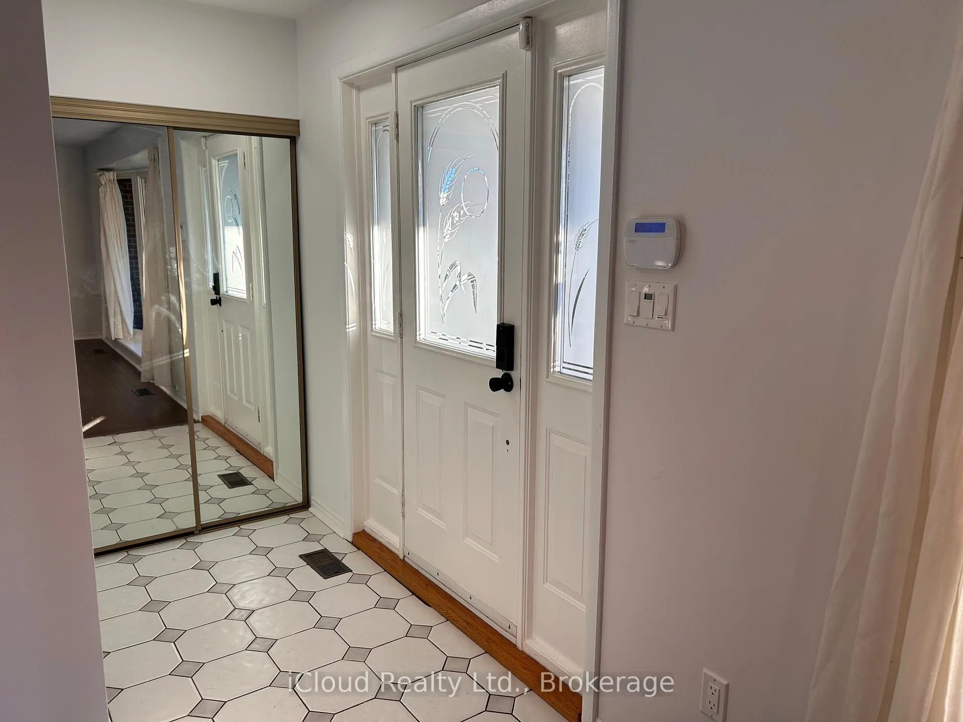 Photo 4 of 140 Cromwell Crescent, Hamilton, Greenford — HOMEH
