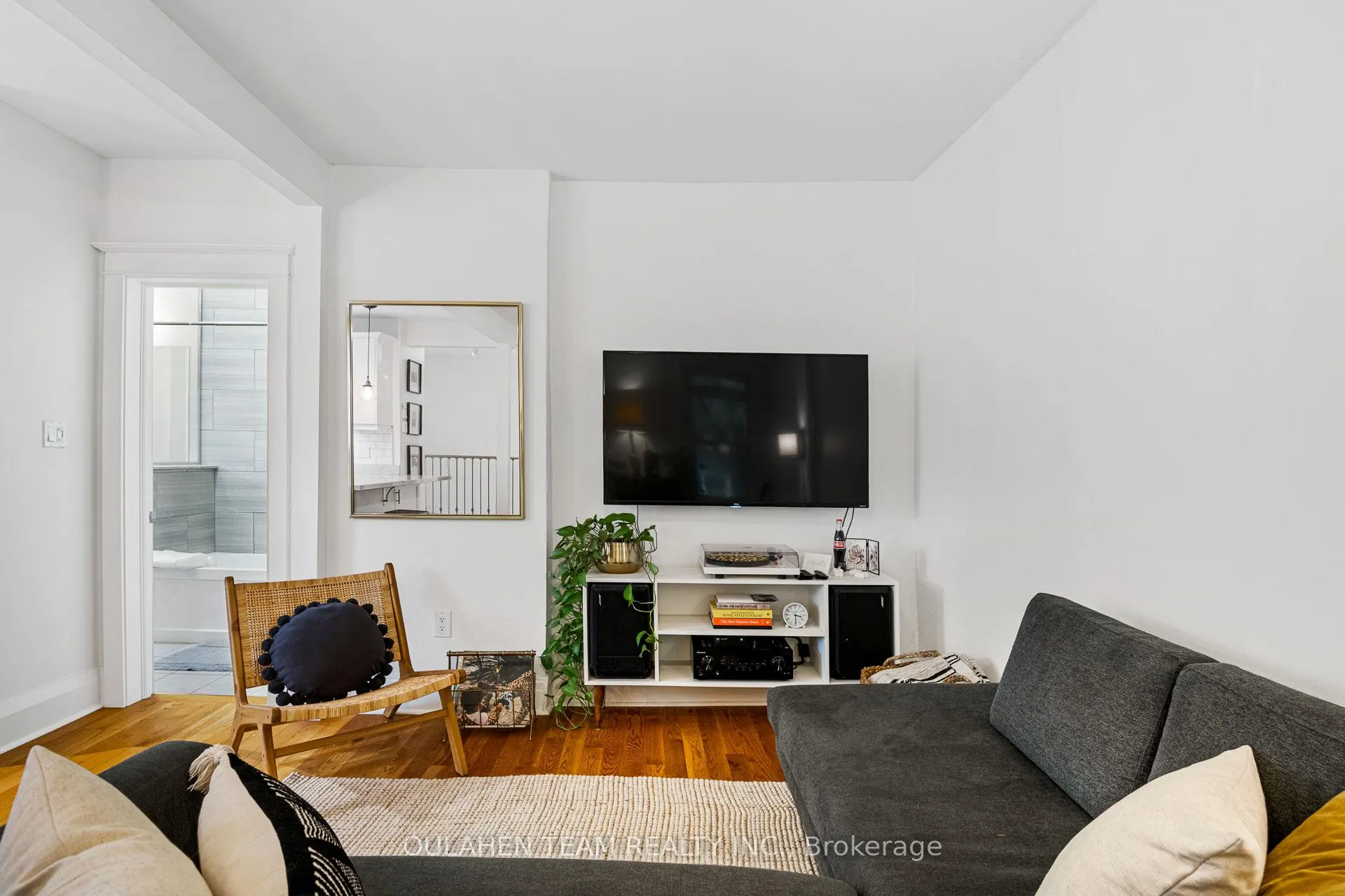 Photo 5 of Unit B, 817 Broadview Avenue, Toronto, Playter Estates-Danforth — HOMEH