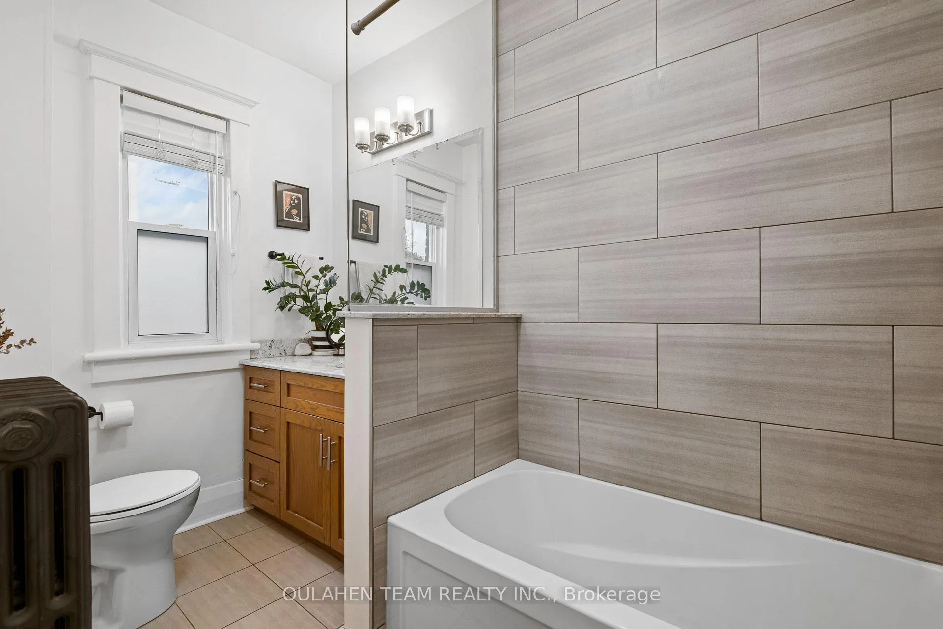 Photo 18 of Unit B, 817 Broadview Avenue, Toronto, Playter Estates-Danforth — HOMEH